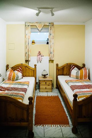 Schlafzimmer mit 2 E