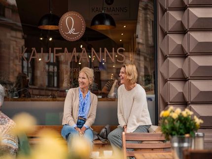 Zeit für Freundinnenmomente in Wiesbaden