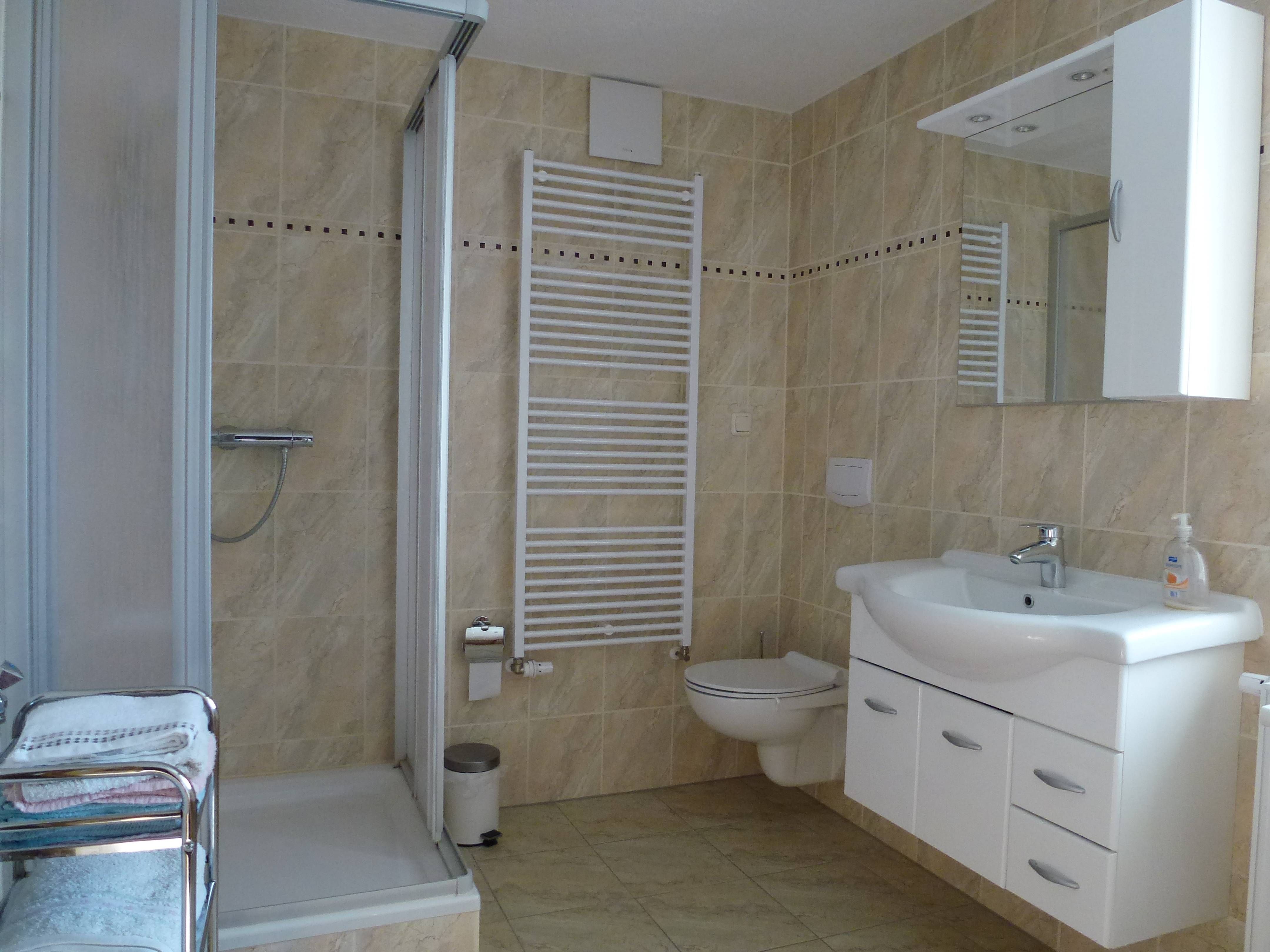 Dusche mit WC