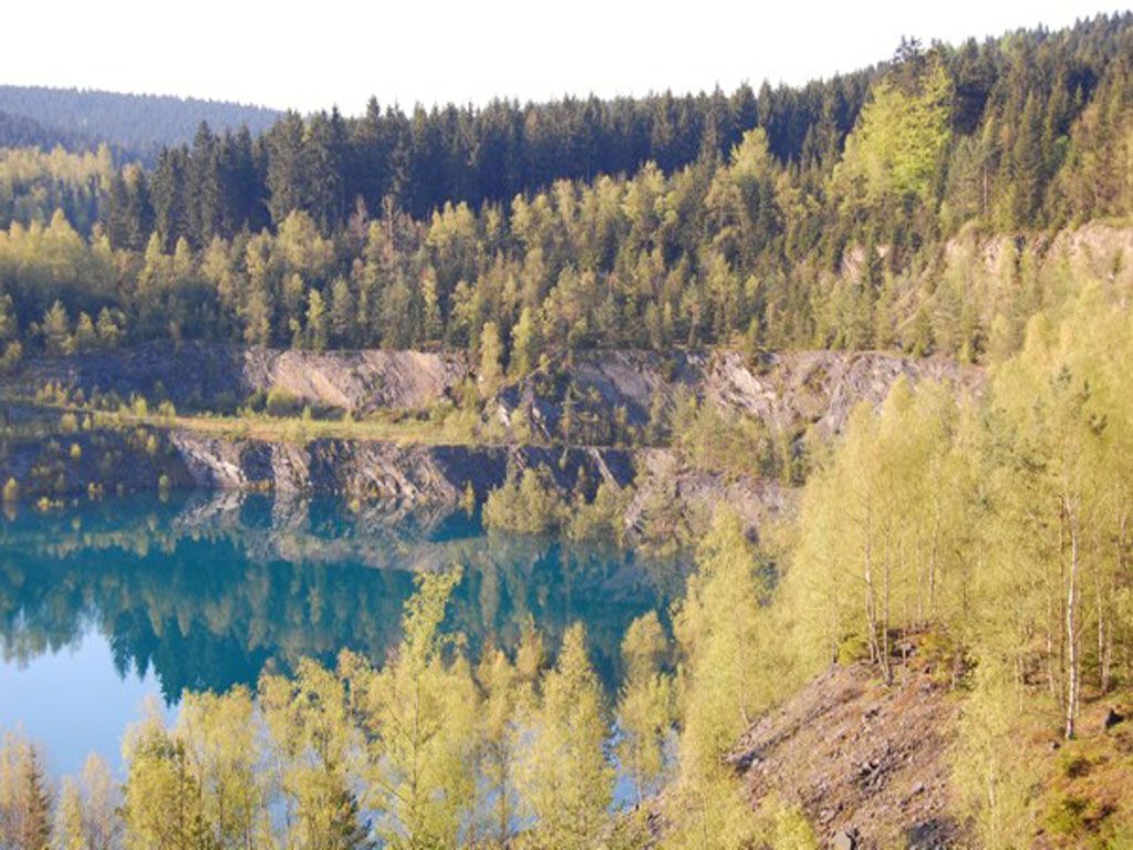 Schiefersee im Schieferbruch Lehesten
