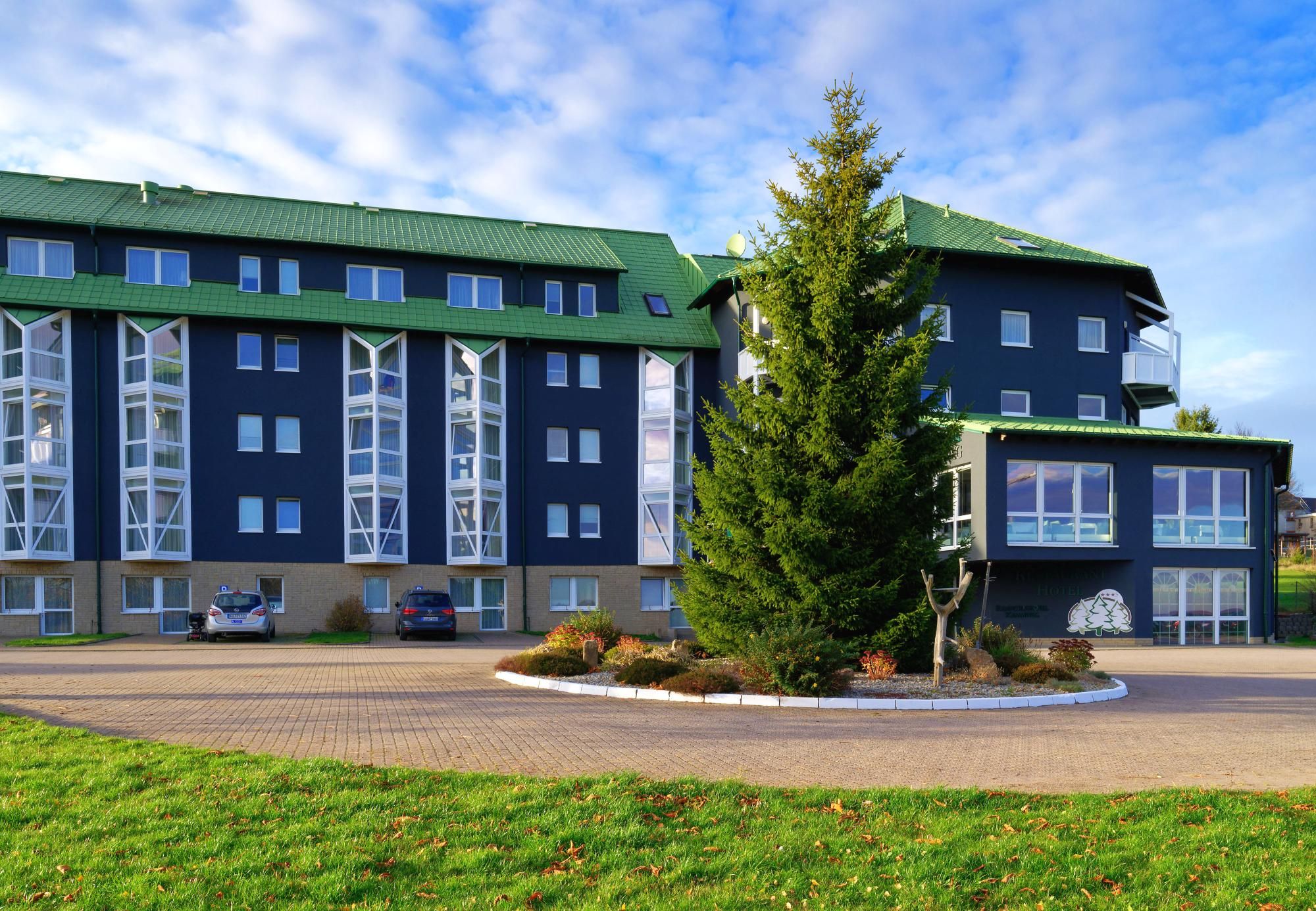 Hotel-Kammweg-Neustadt-am-Rennsteig-Aussenansicht