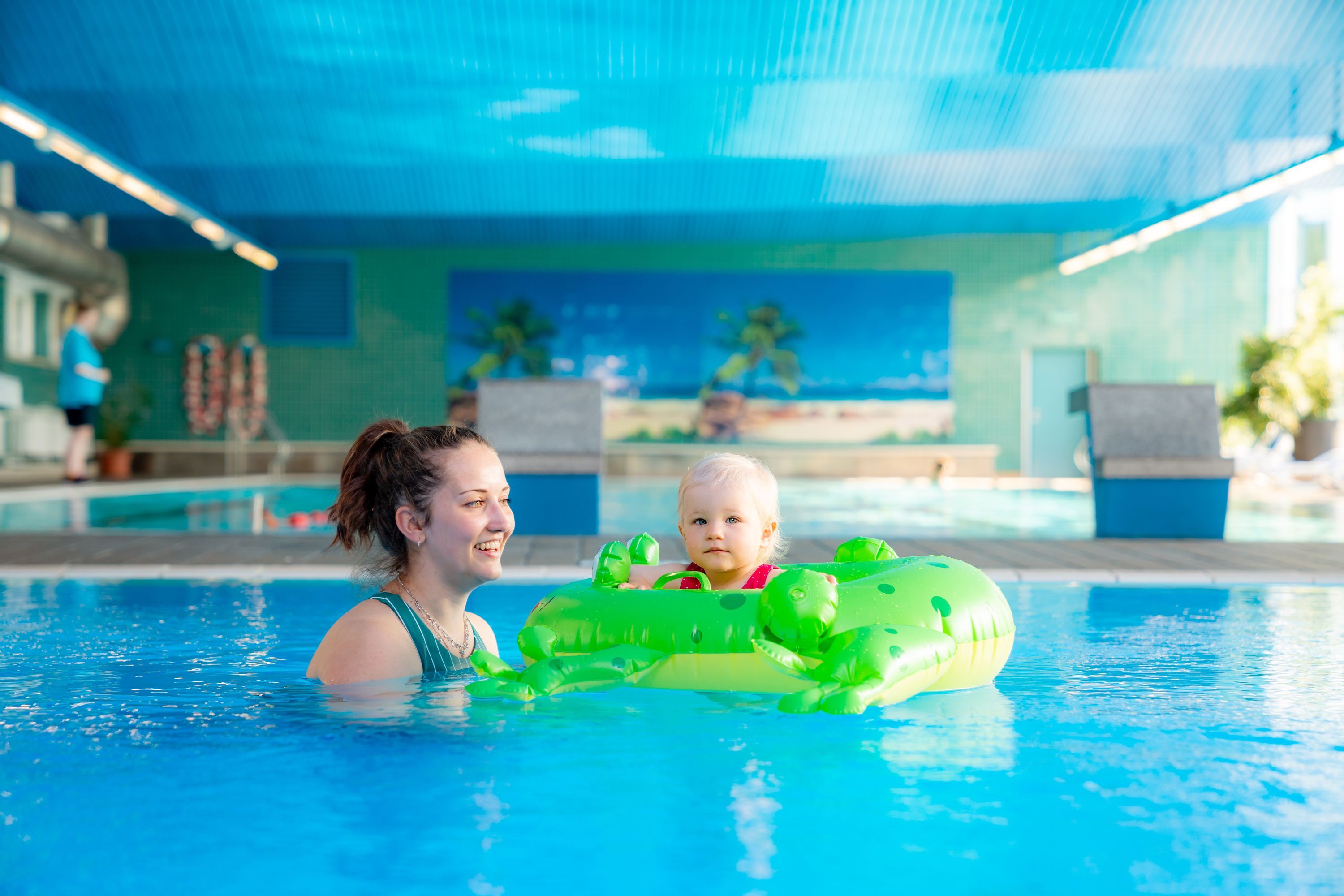 Innen-Pool mit Kinderbecken
