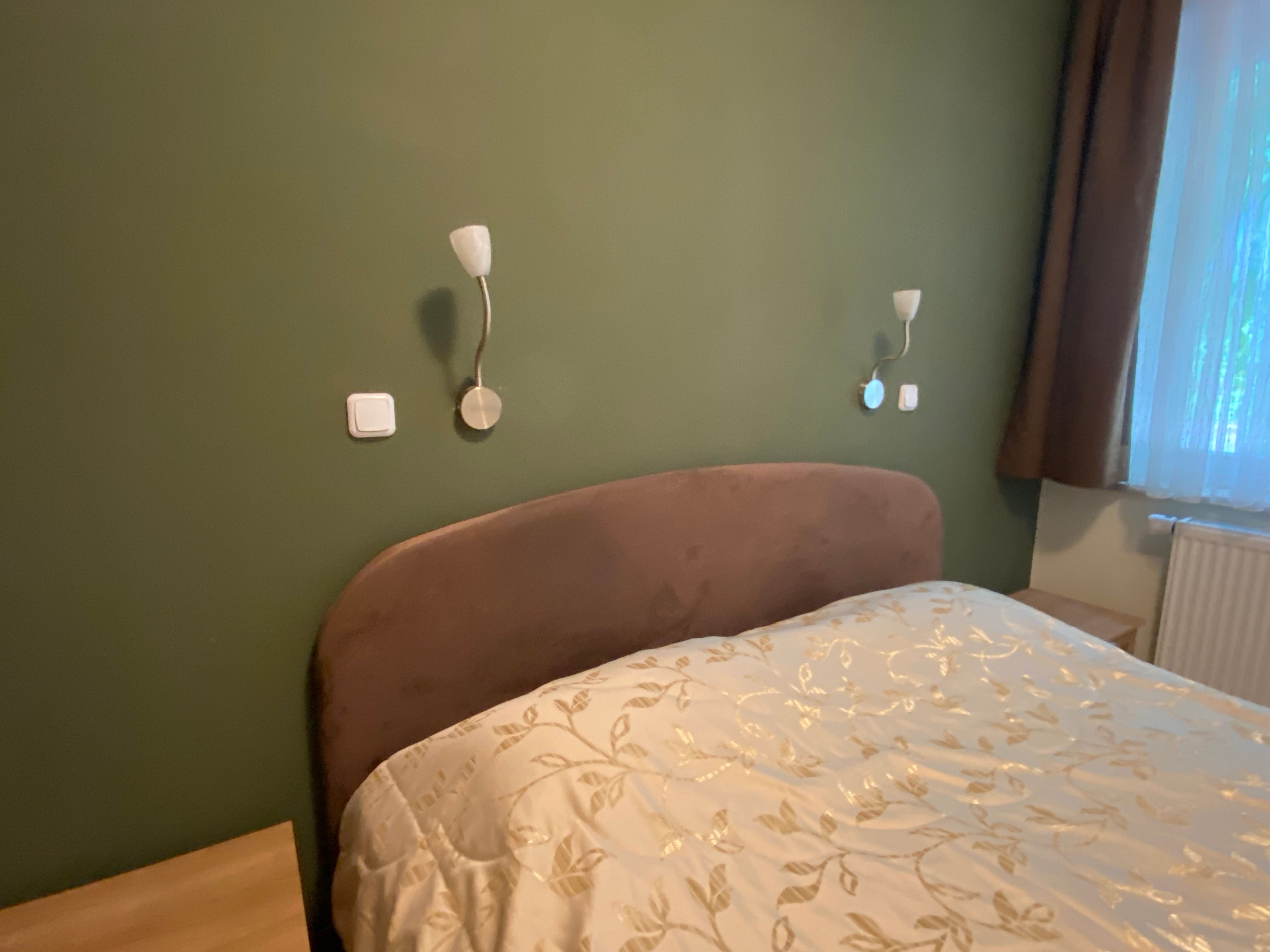 Schlafzimmer 1