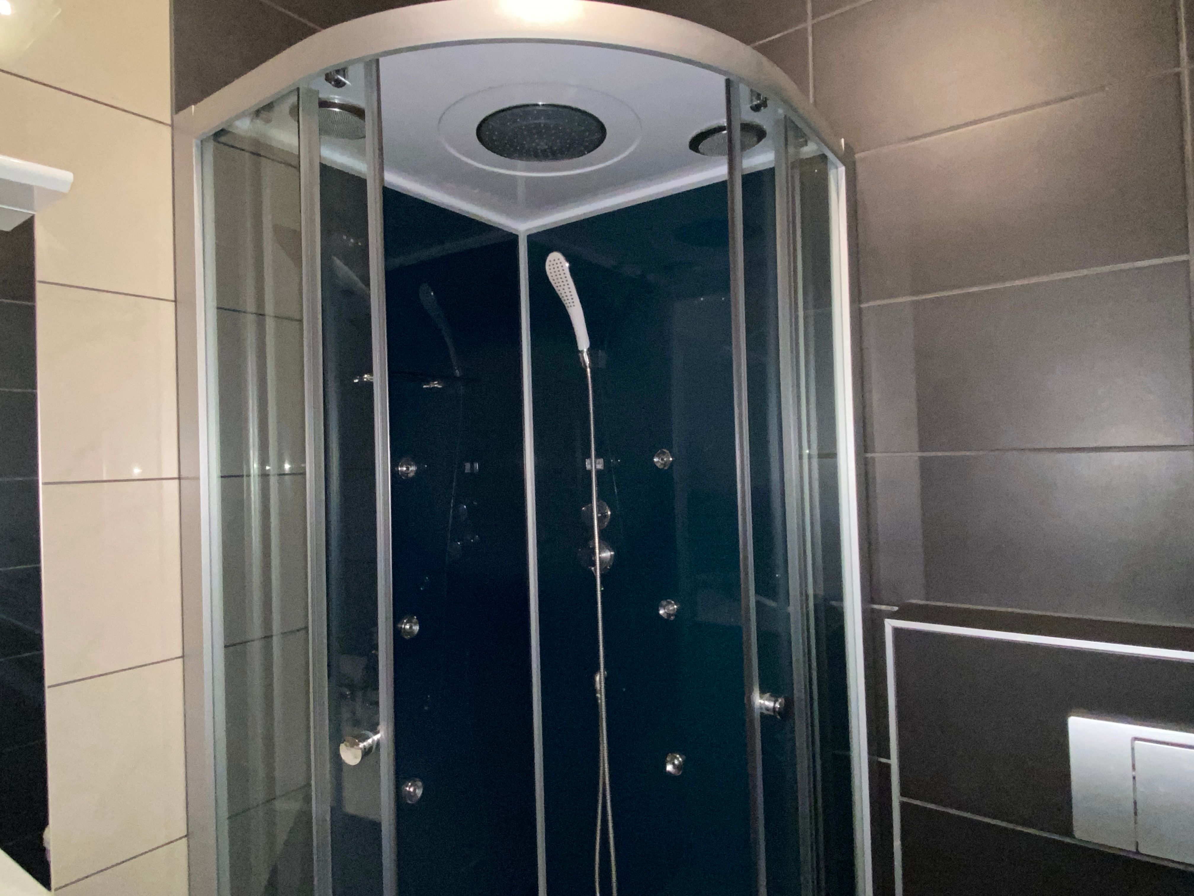Bad Dusche