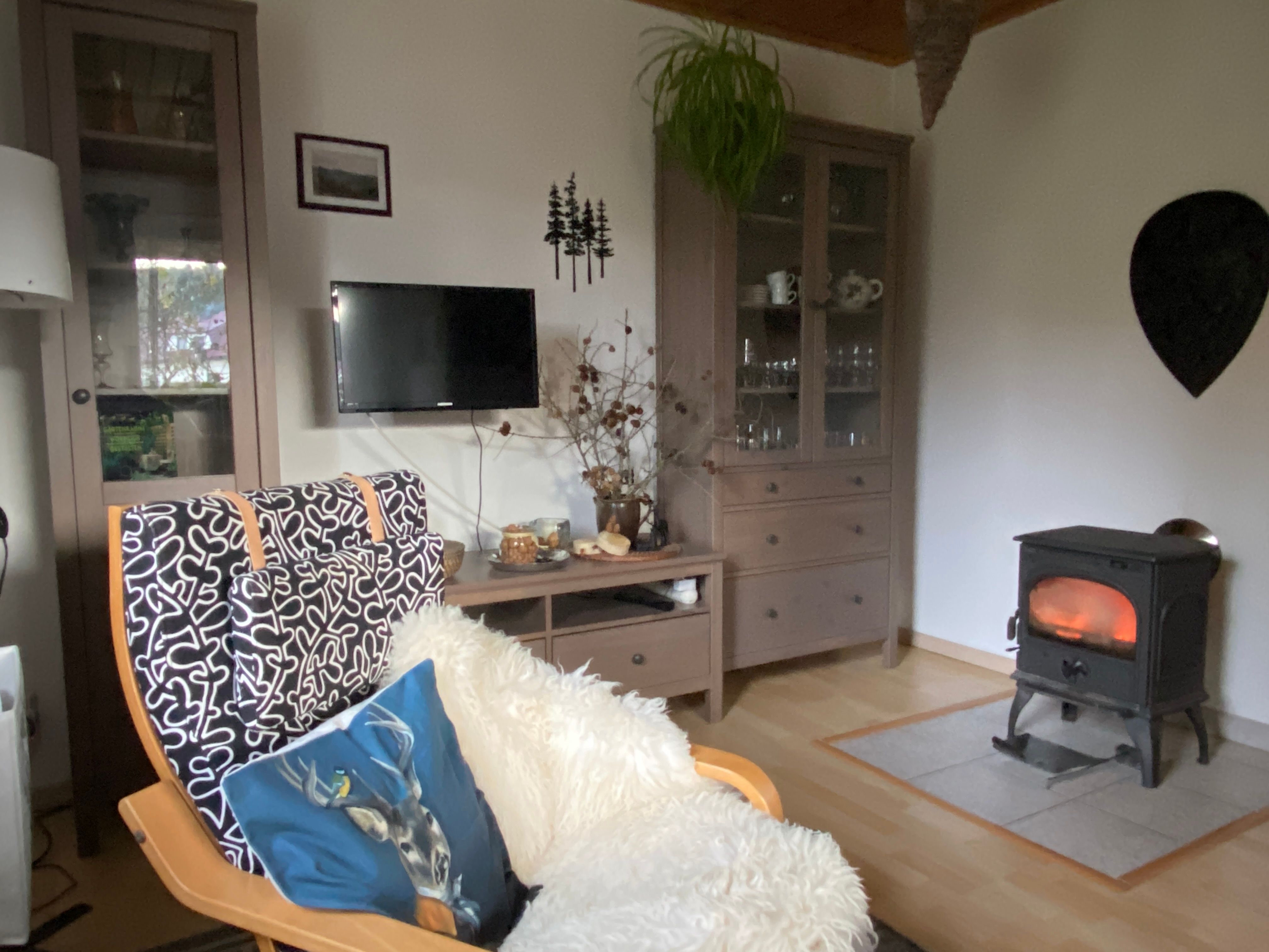 Wohnzimmer mit Kamin