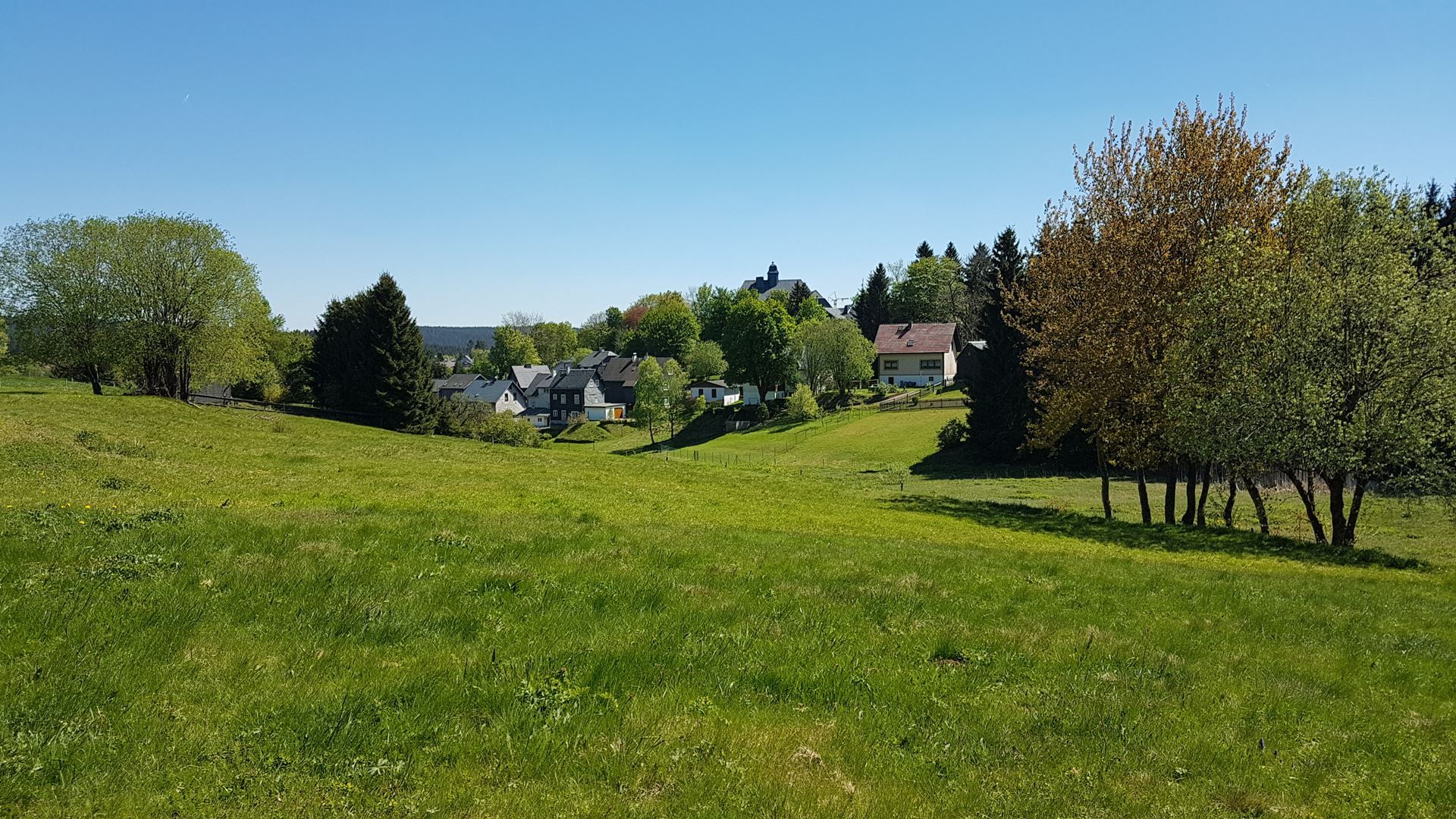 Blick auf Schmiedefeld am Rennsteig