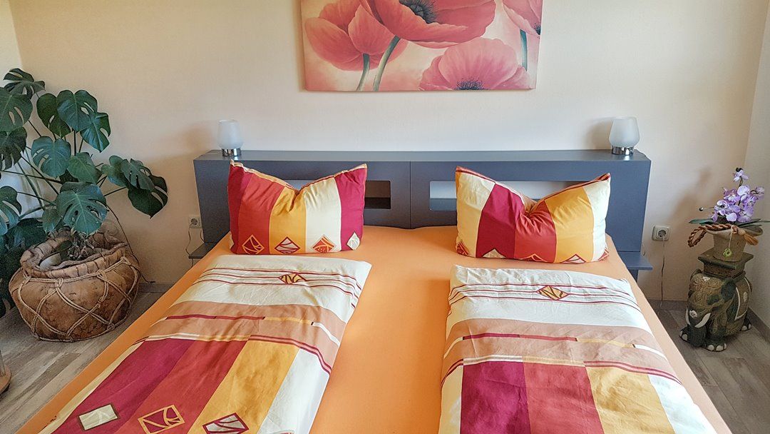 Schlafzimmer 1