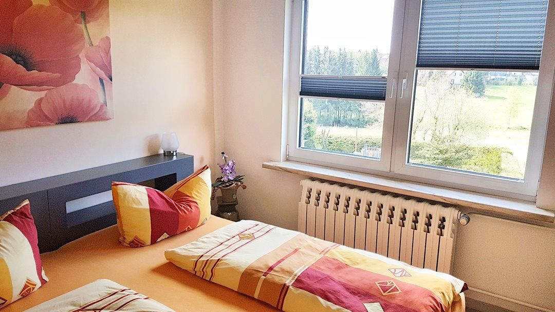 Schlafzimmer 1
