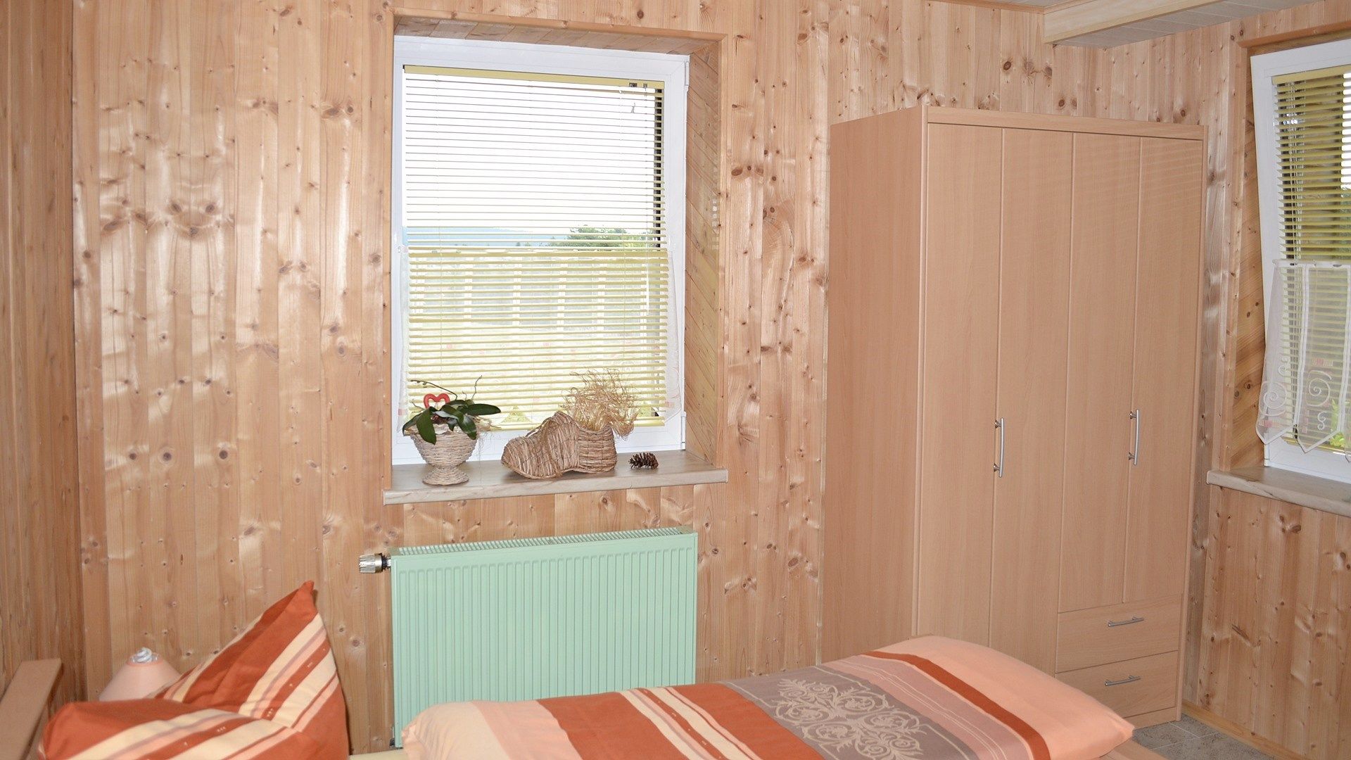 Schlafzimmer 2