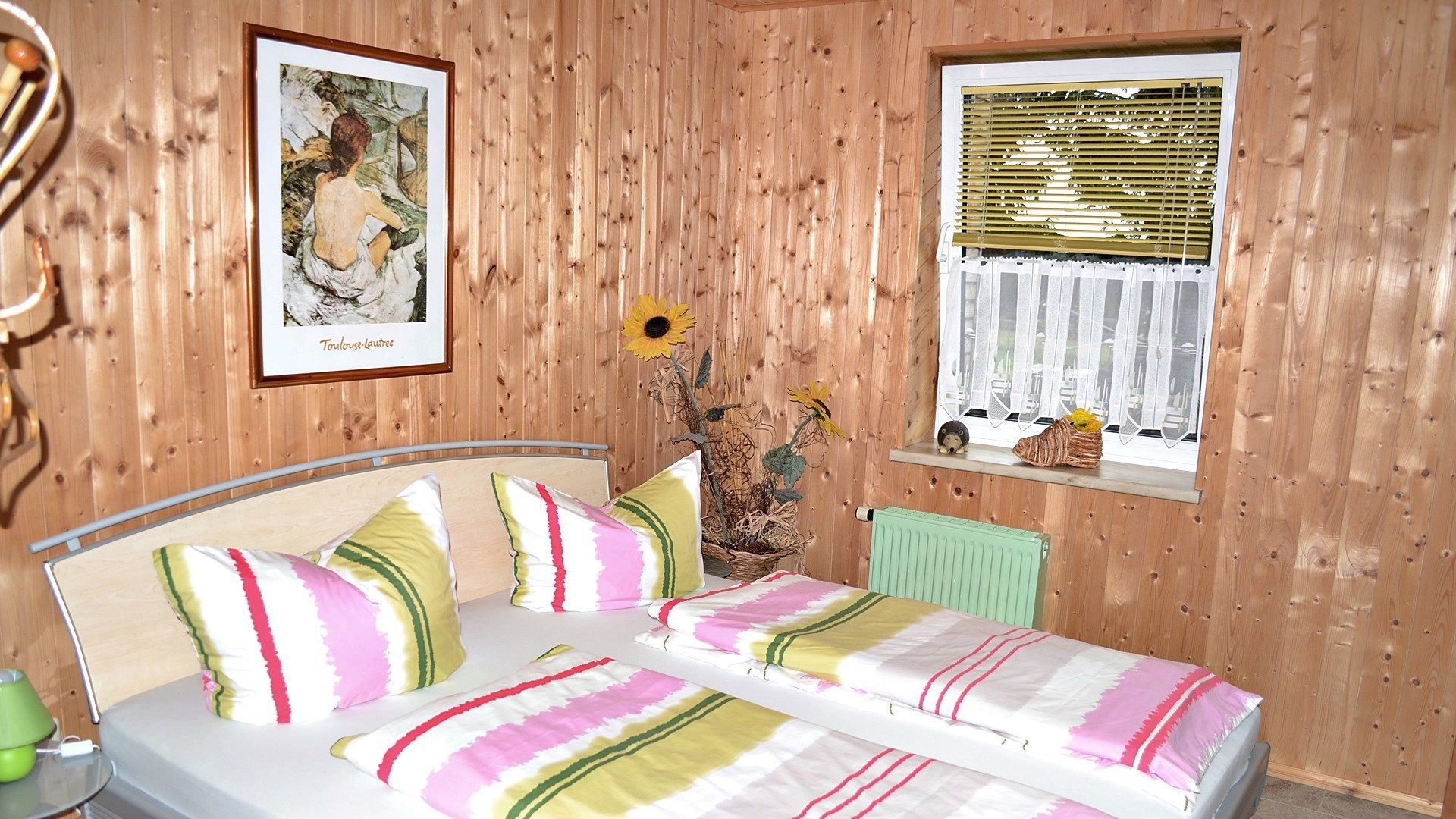 Schlafzimmer 1