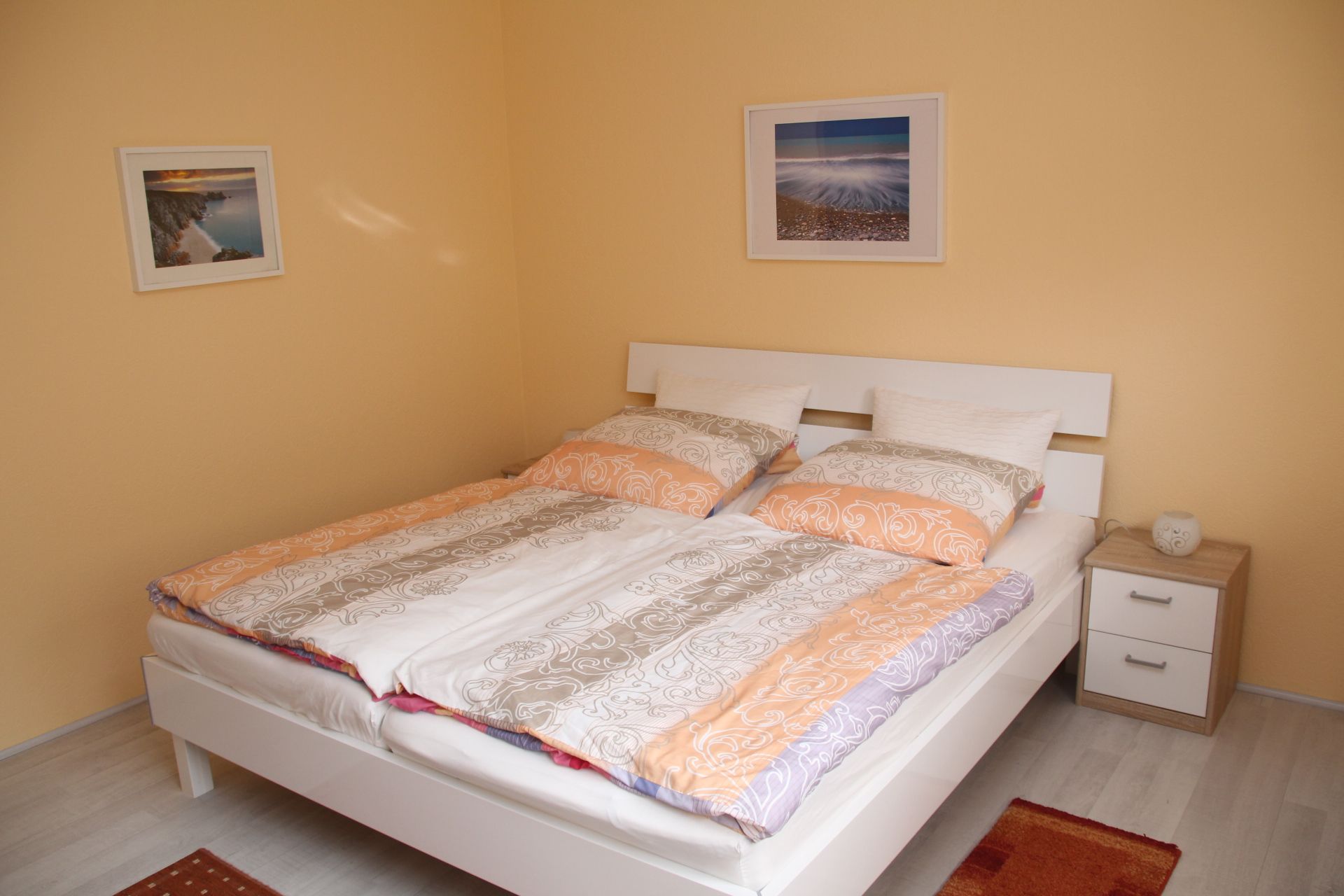 Schlafzimmer 1  mit Doppelbett