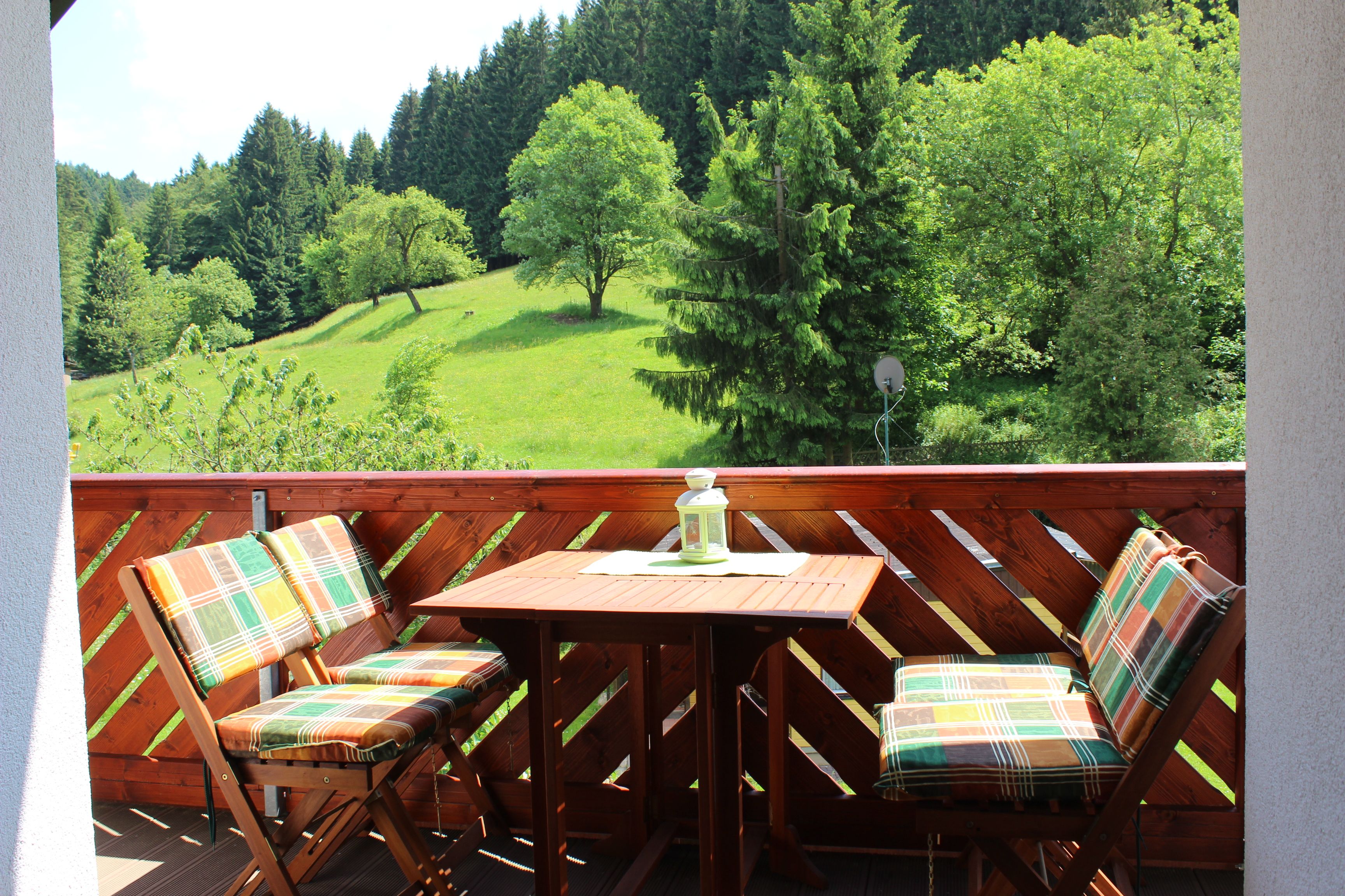 Fambach Ferienwohnung Nüssleshof Sitzecke Terrasse