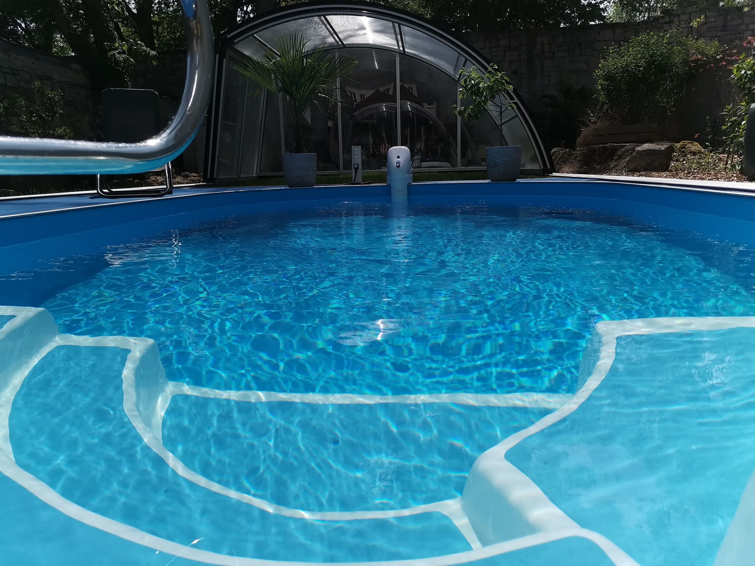 Swimmingpool mit römischer Treppe