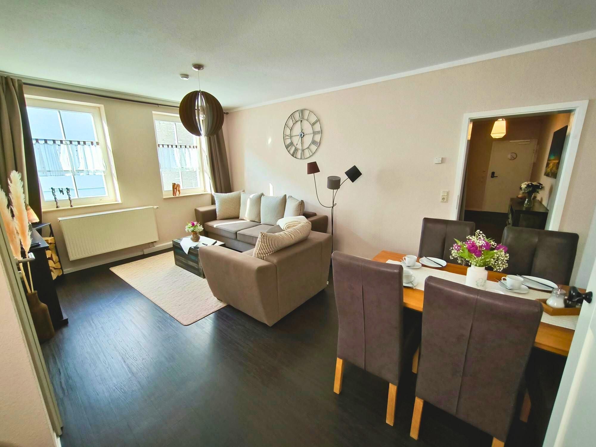 Wohnzimmer mit Big-Schlafsofa