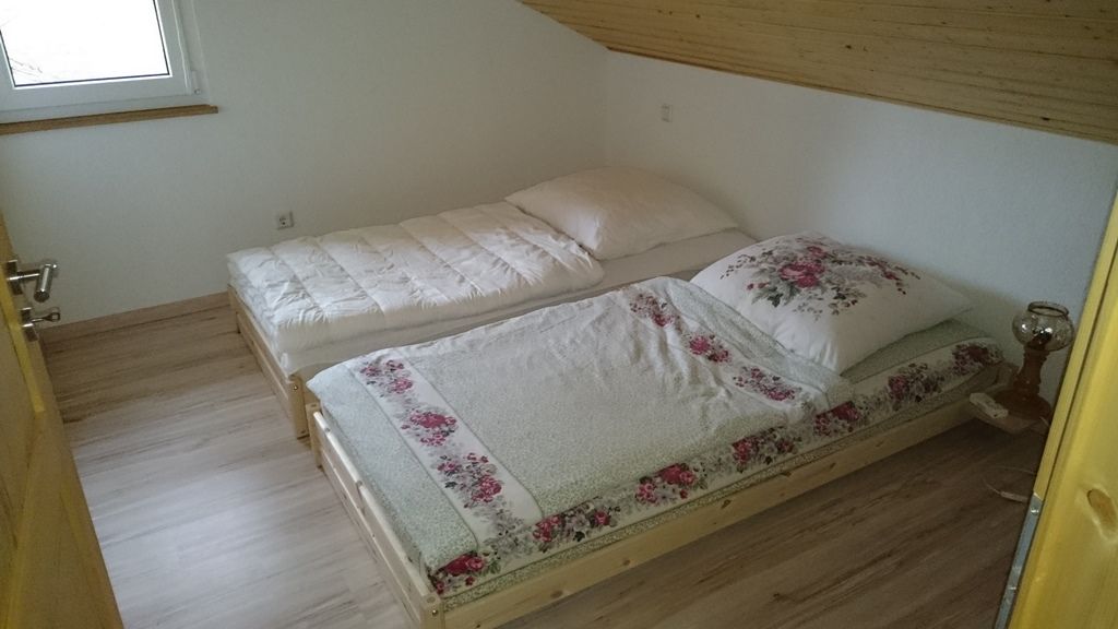 Schlafzimmer 1