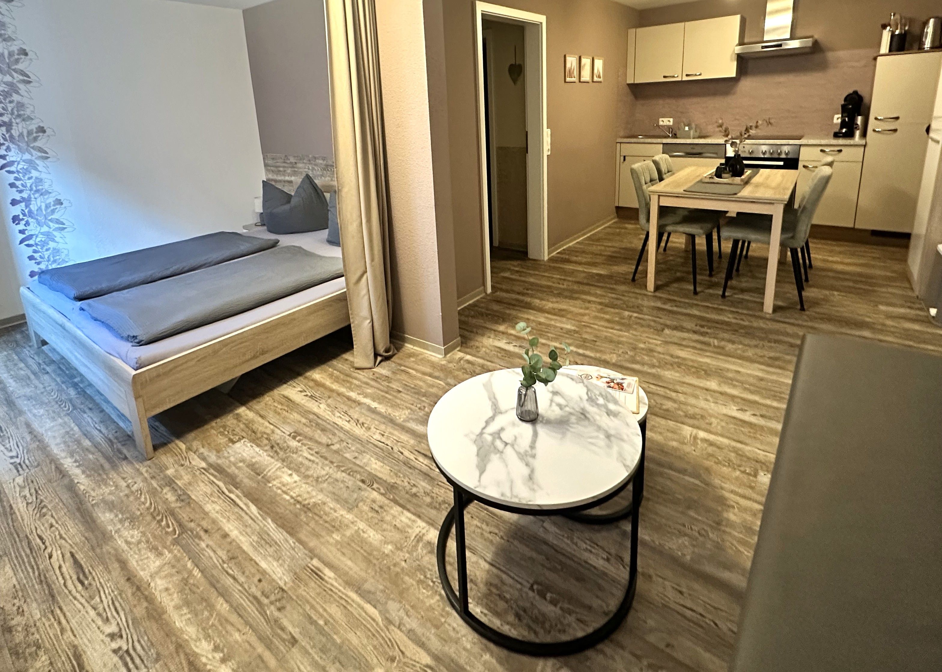 Wohn-Schlafraum Apartment 2