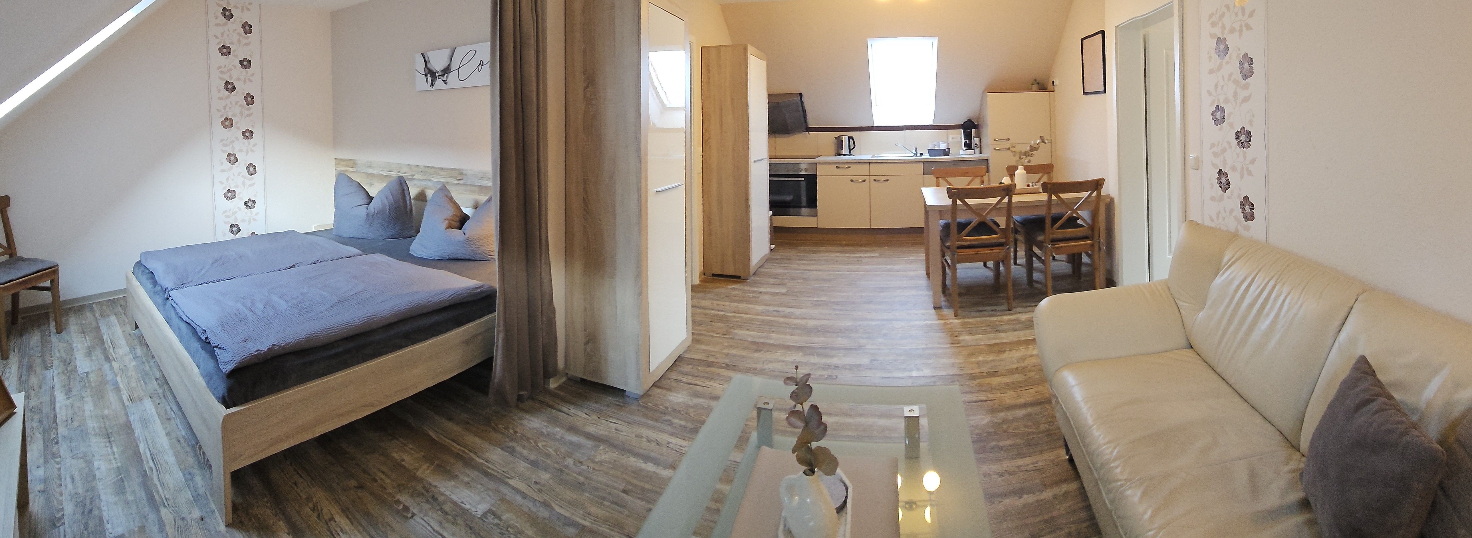 Wohn-Schlafraum Apartment 6