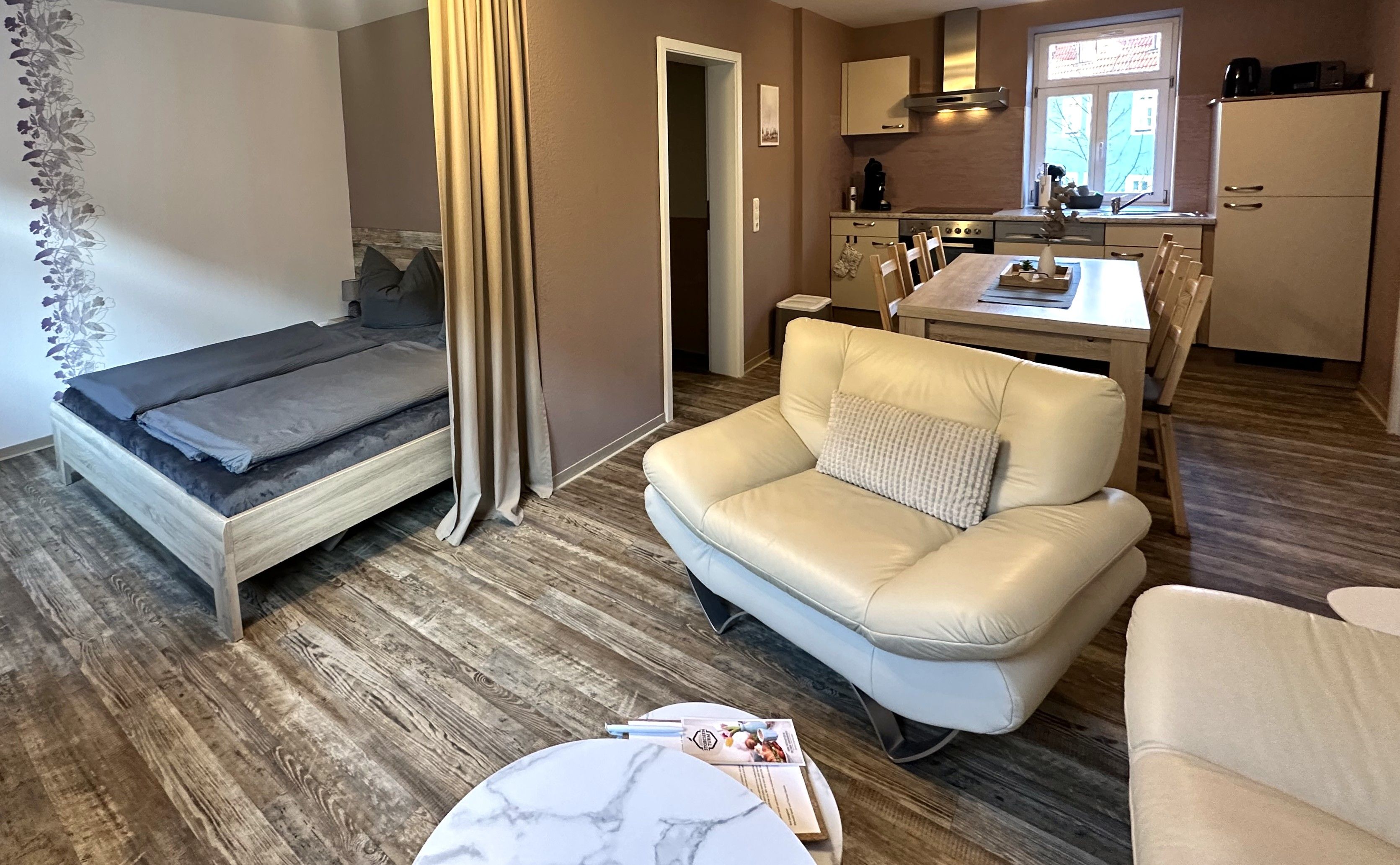 Wohn-Schlafraum Apartment 4