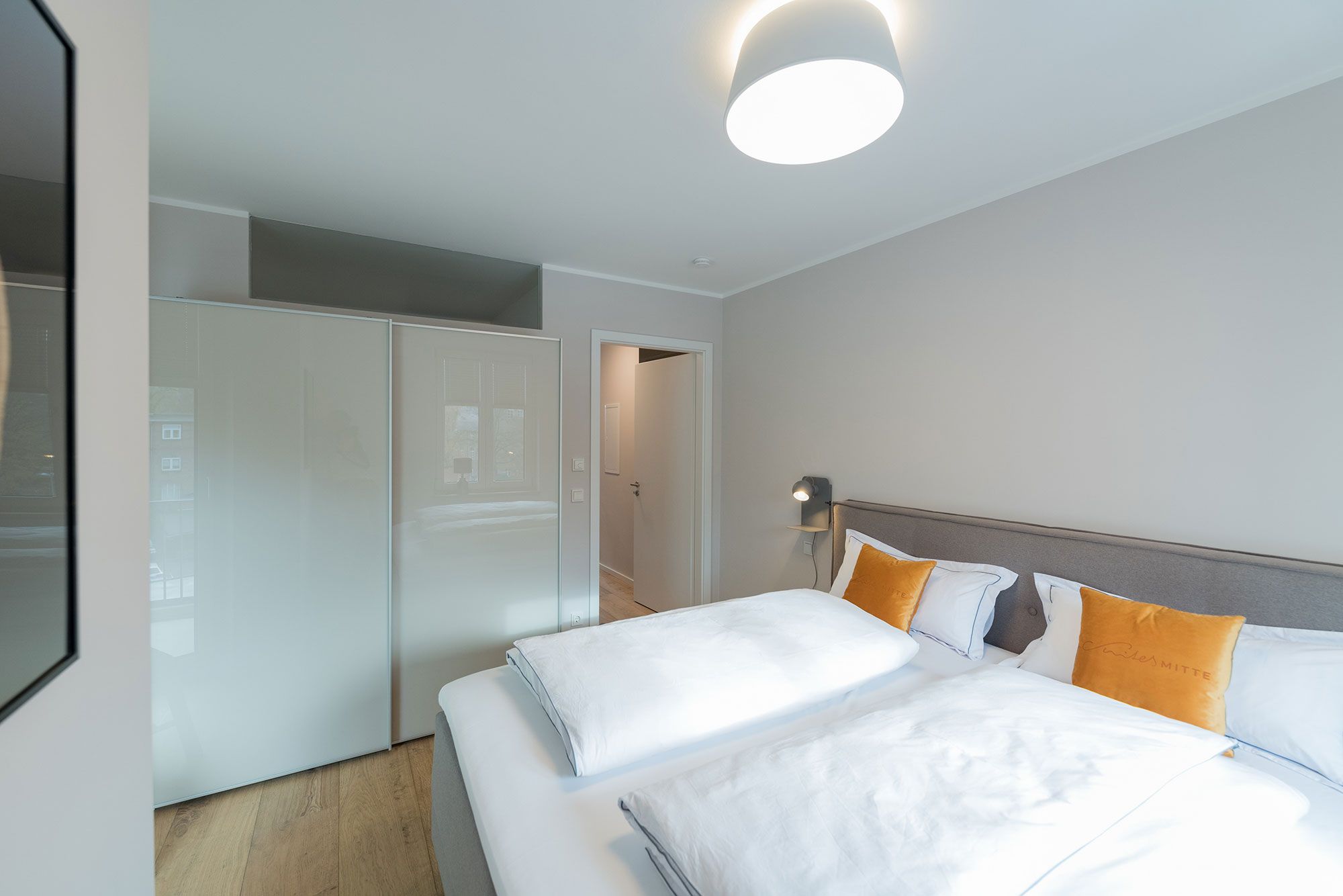 Suites MITTE - extra Schlafzimmer mit Boxspringbett