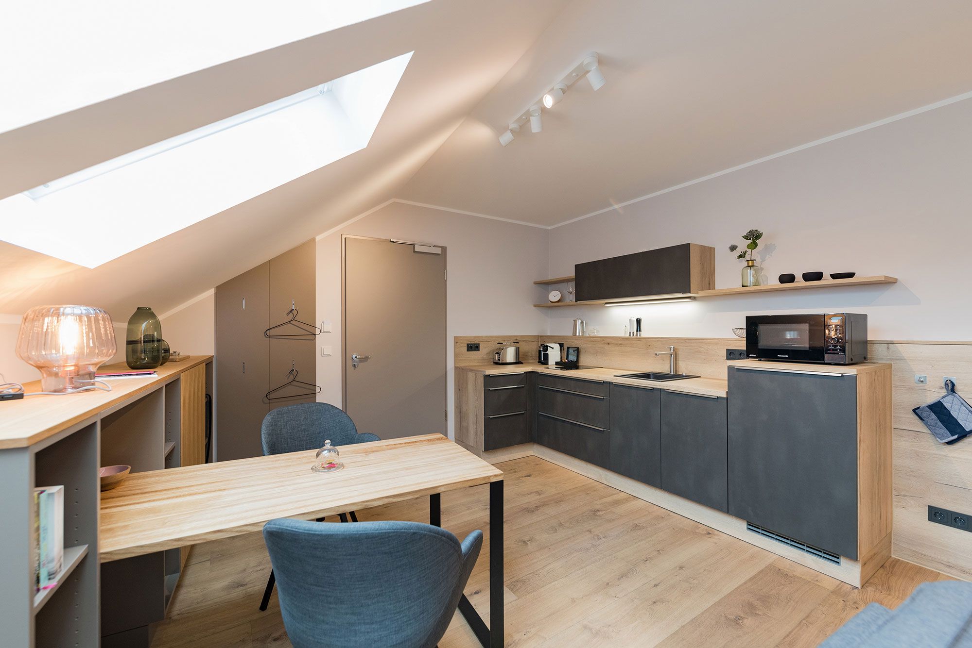 Suites MITTE - Wohn-Essbereich-Küche