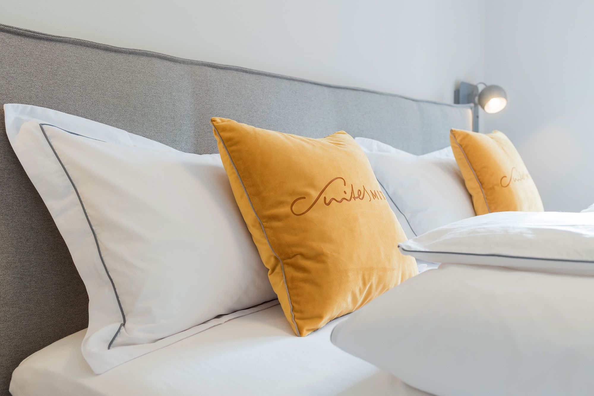 Suites MITTE - Schlafzimmer/Boxspringbett