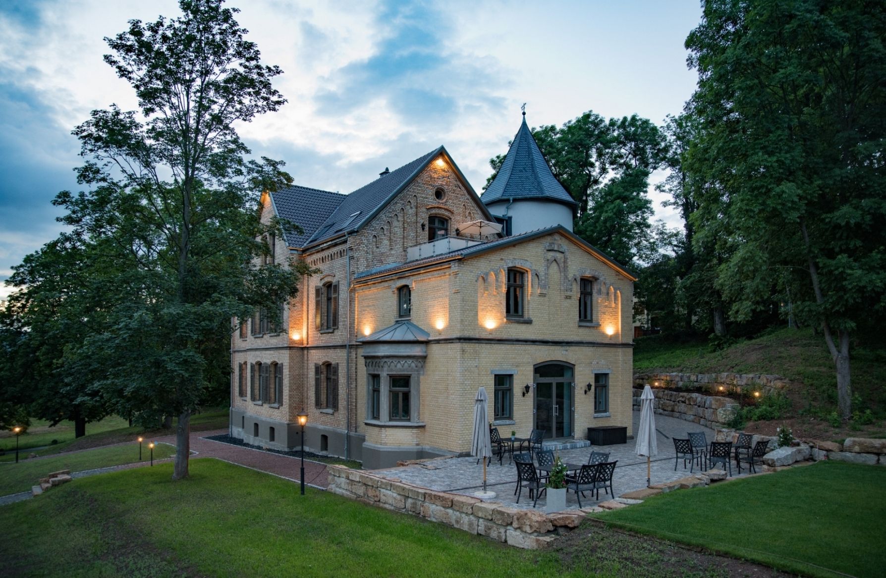Nachtaufnahme Gebäude