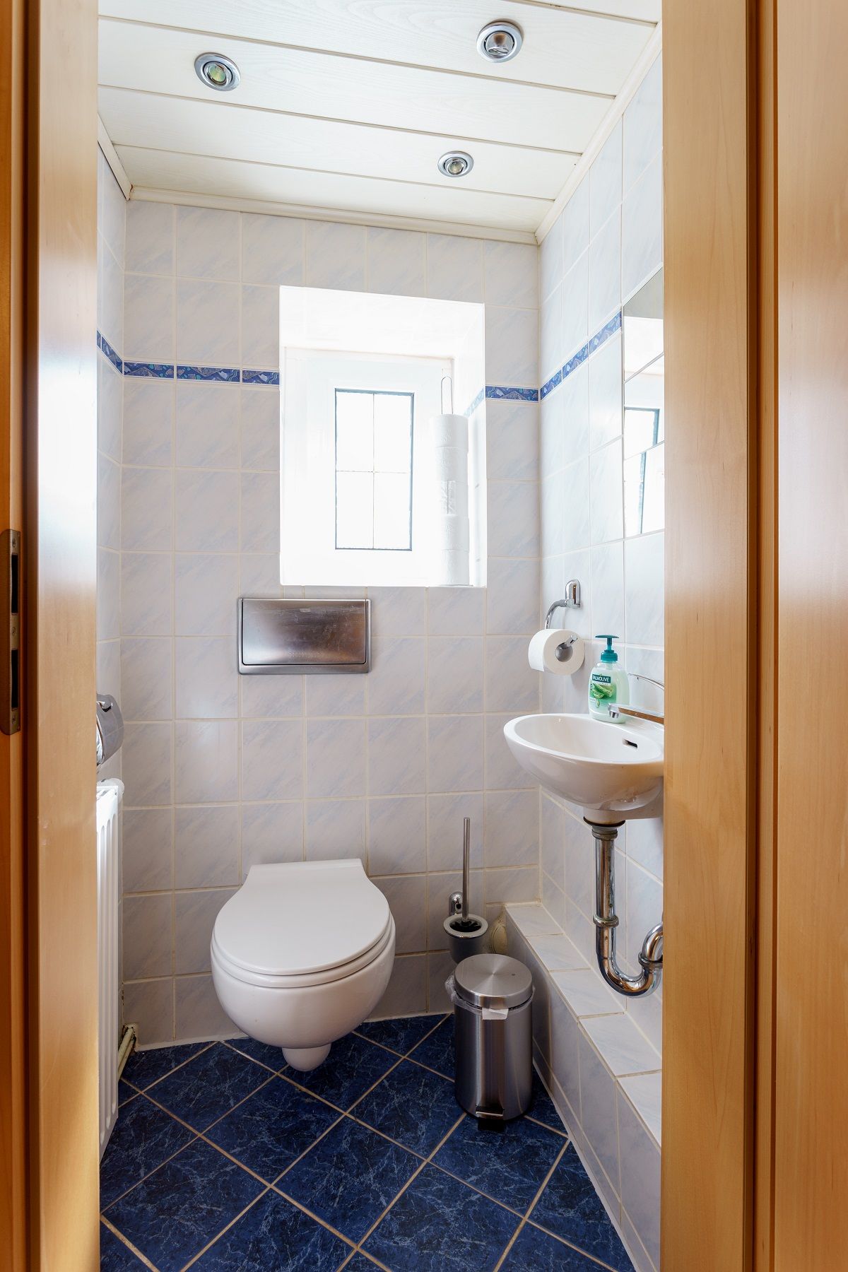 Kleines extra WC im Hausflur
