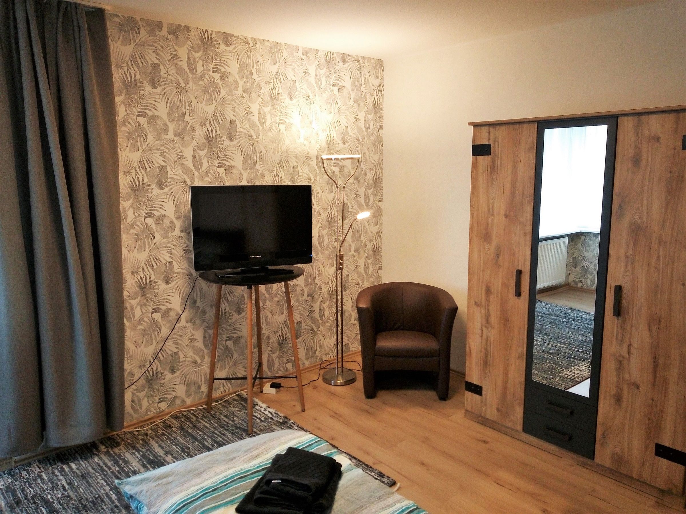 Schlafzimmer 1