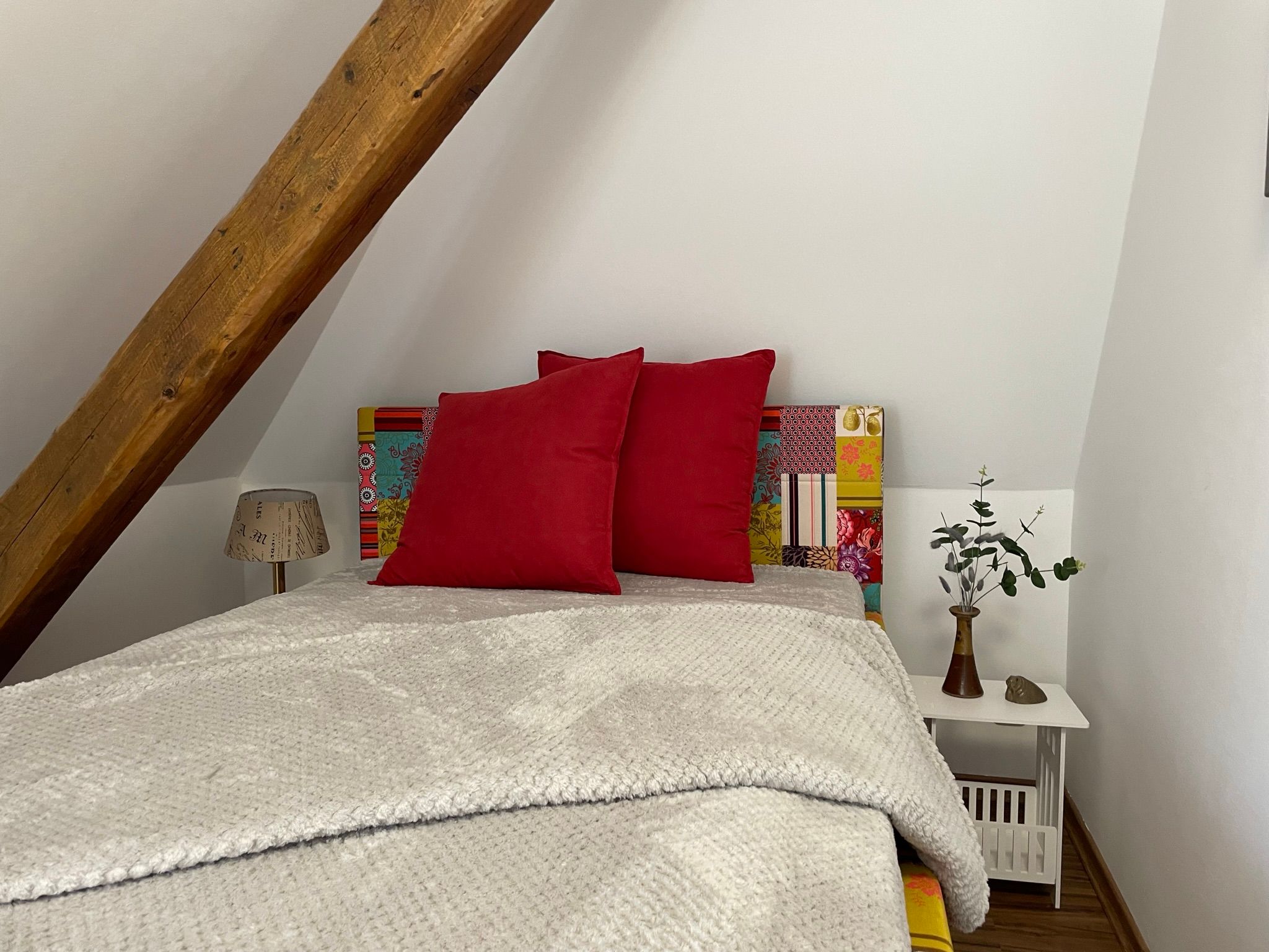 Bett im Wohnbereich