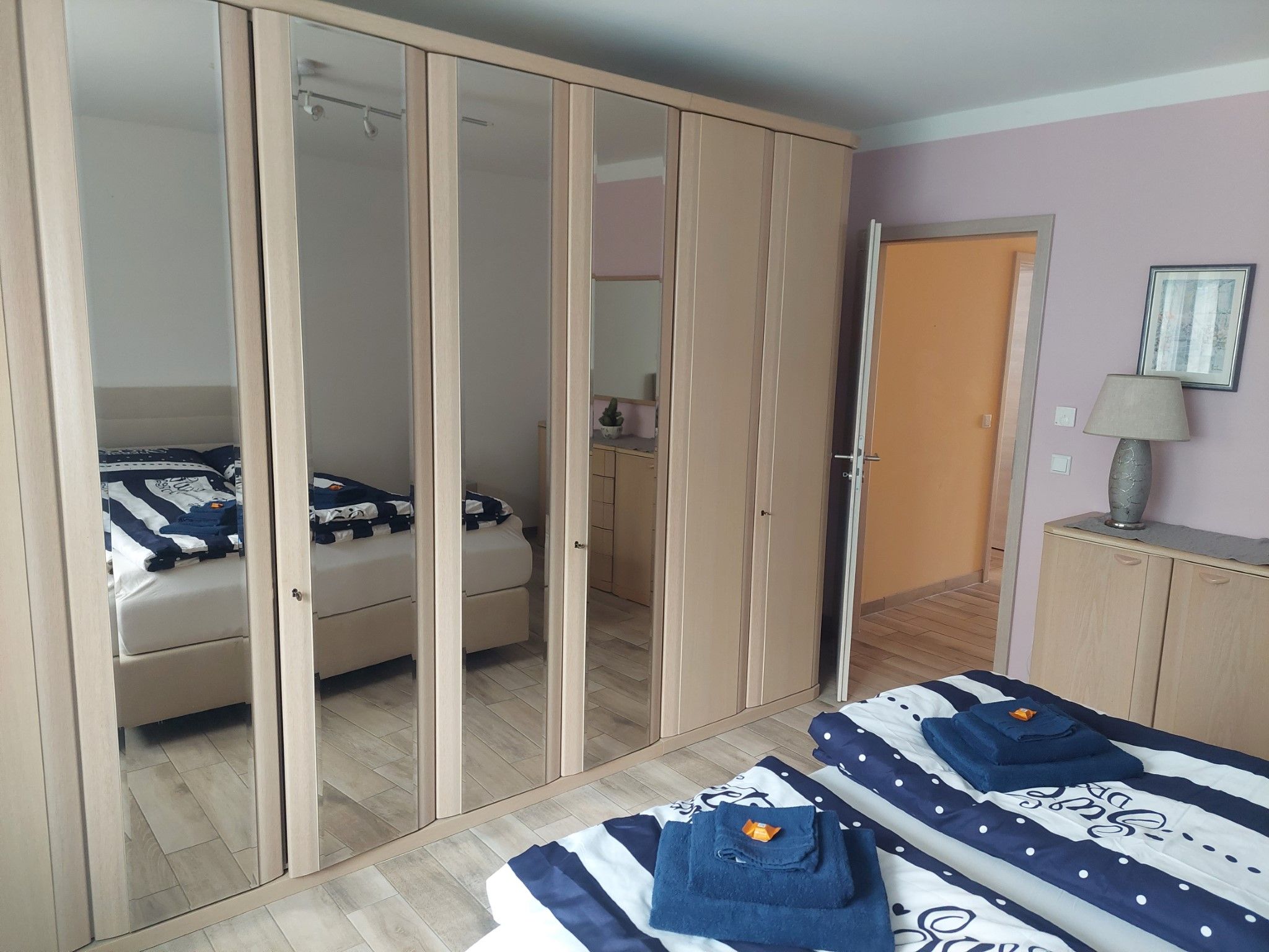 Schlafzimmer Doppelbett Schrank