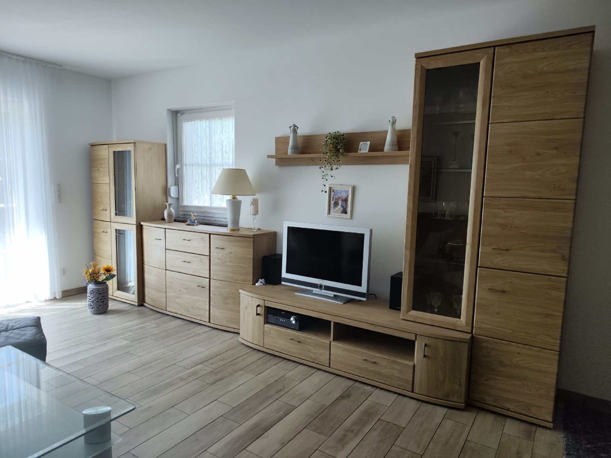 Wohnwand mit TV