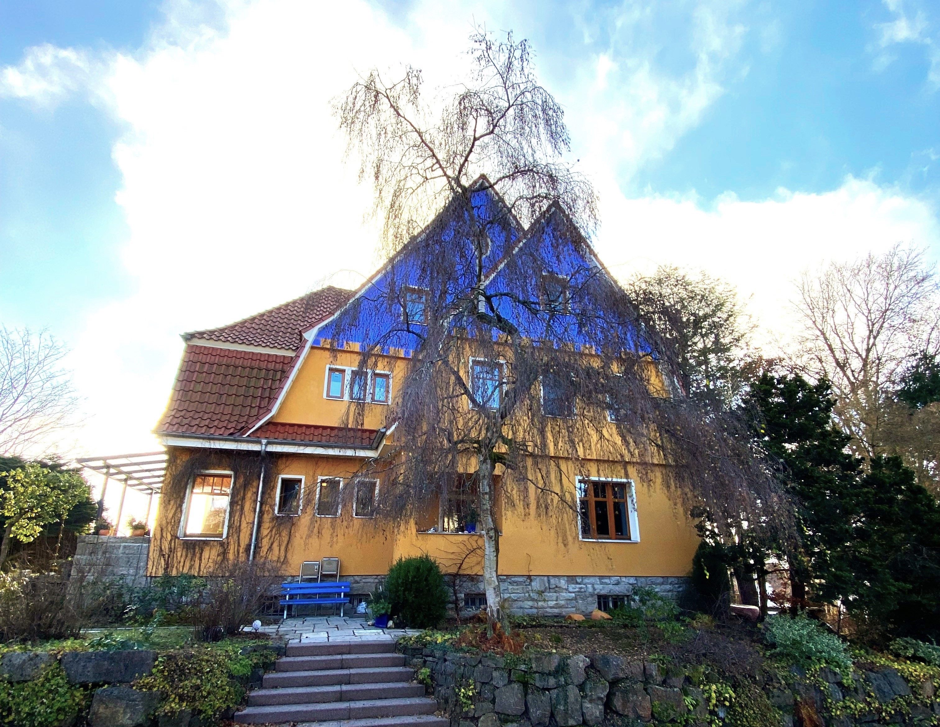 Eingang Blaues Haus