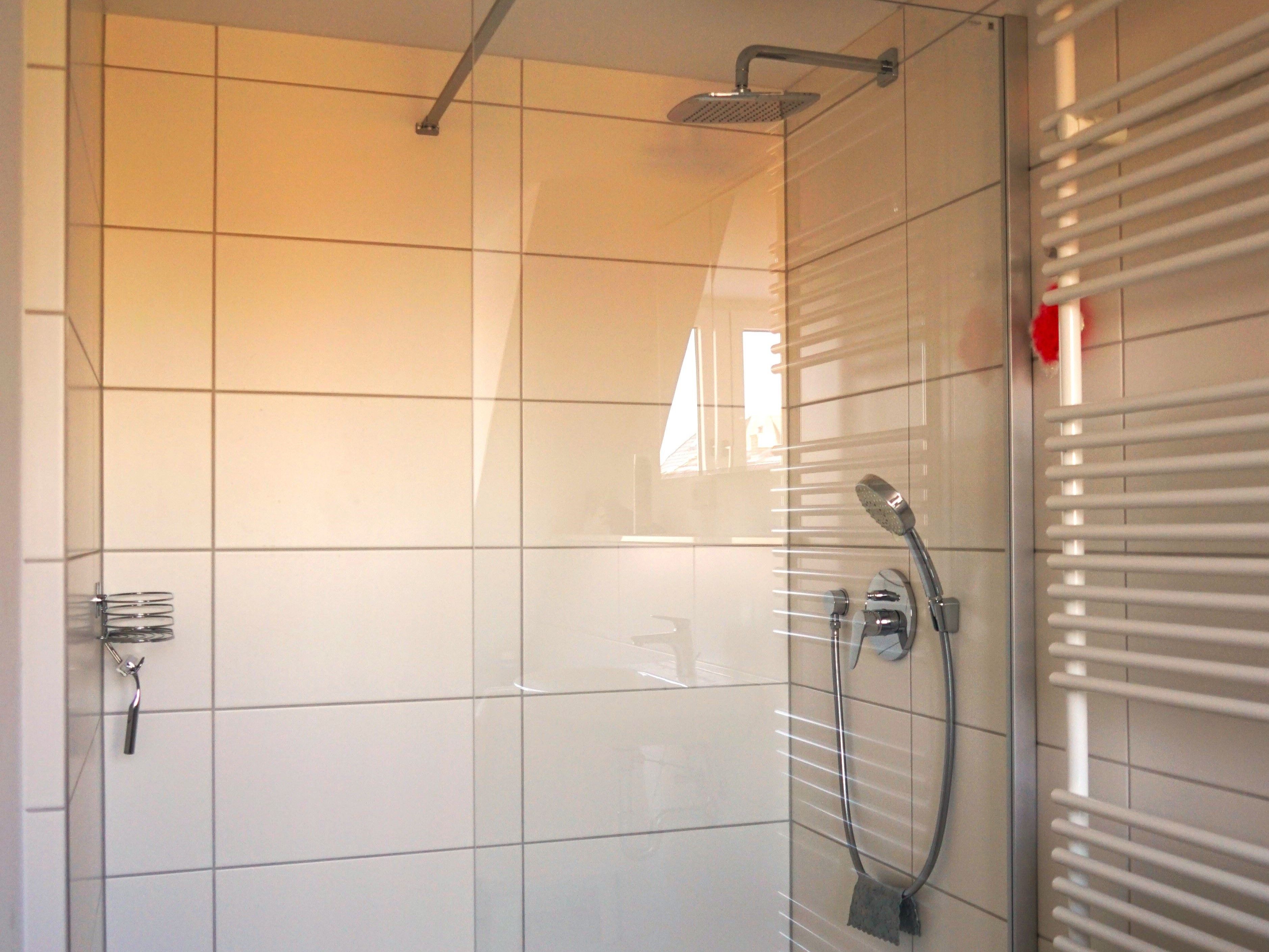 Bad Dusche