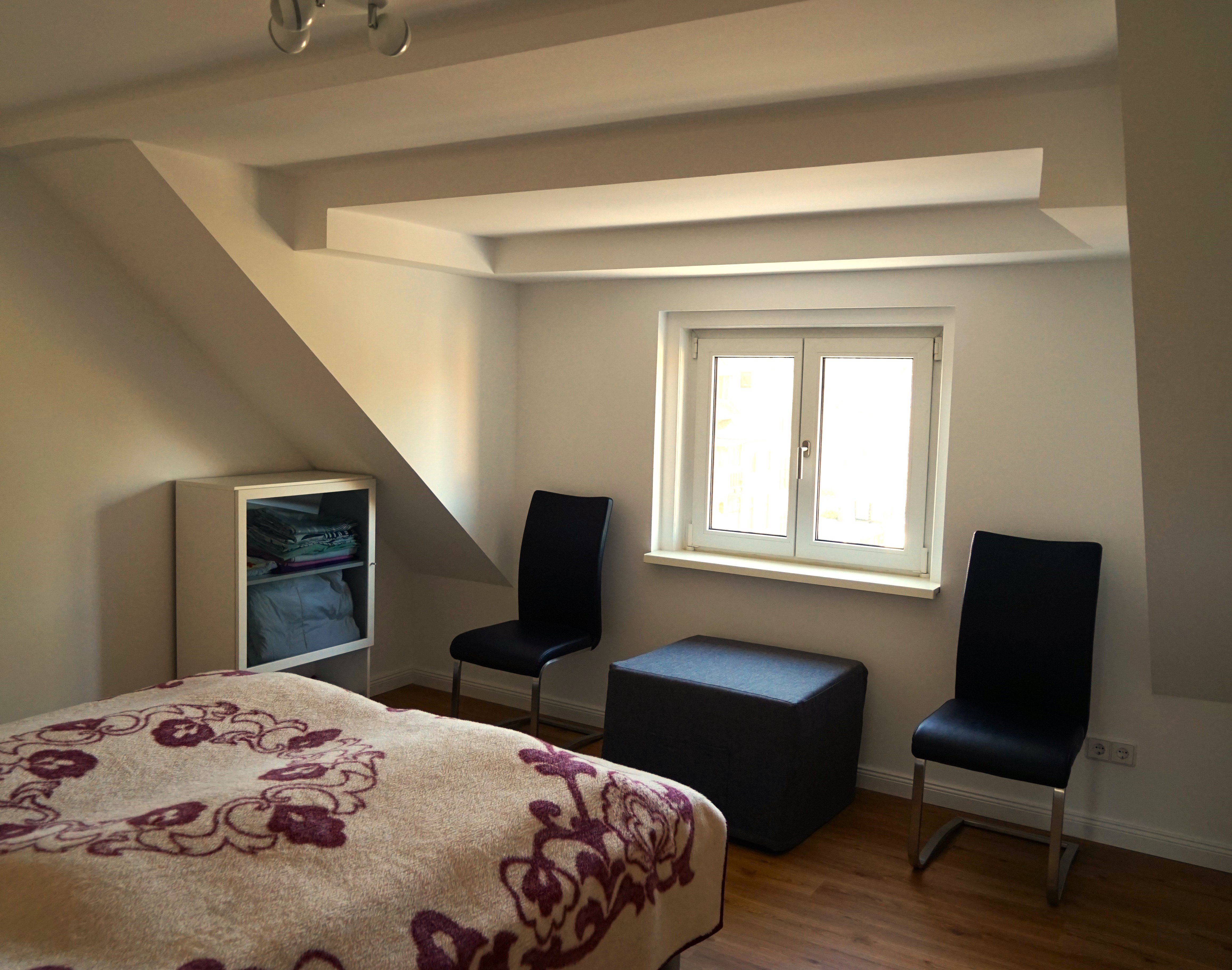 Schlafzimmer 1