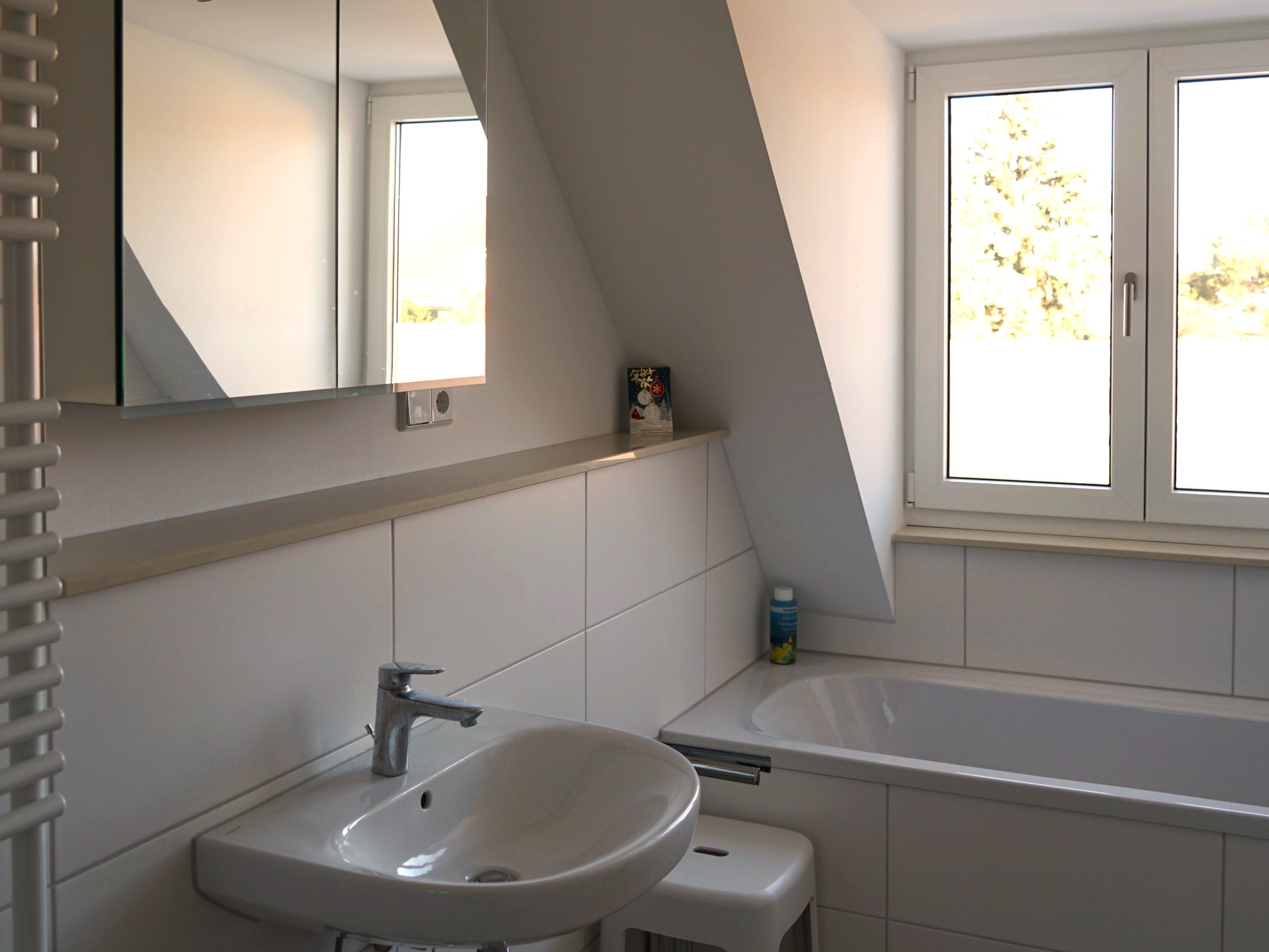 Bad mit Badewanne