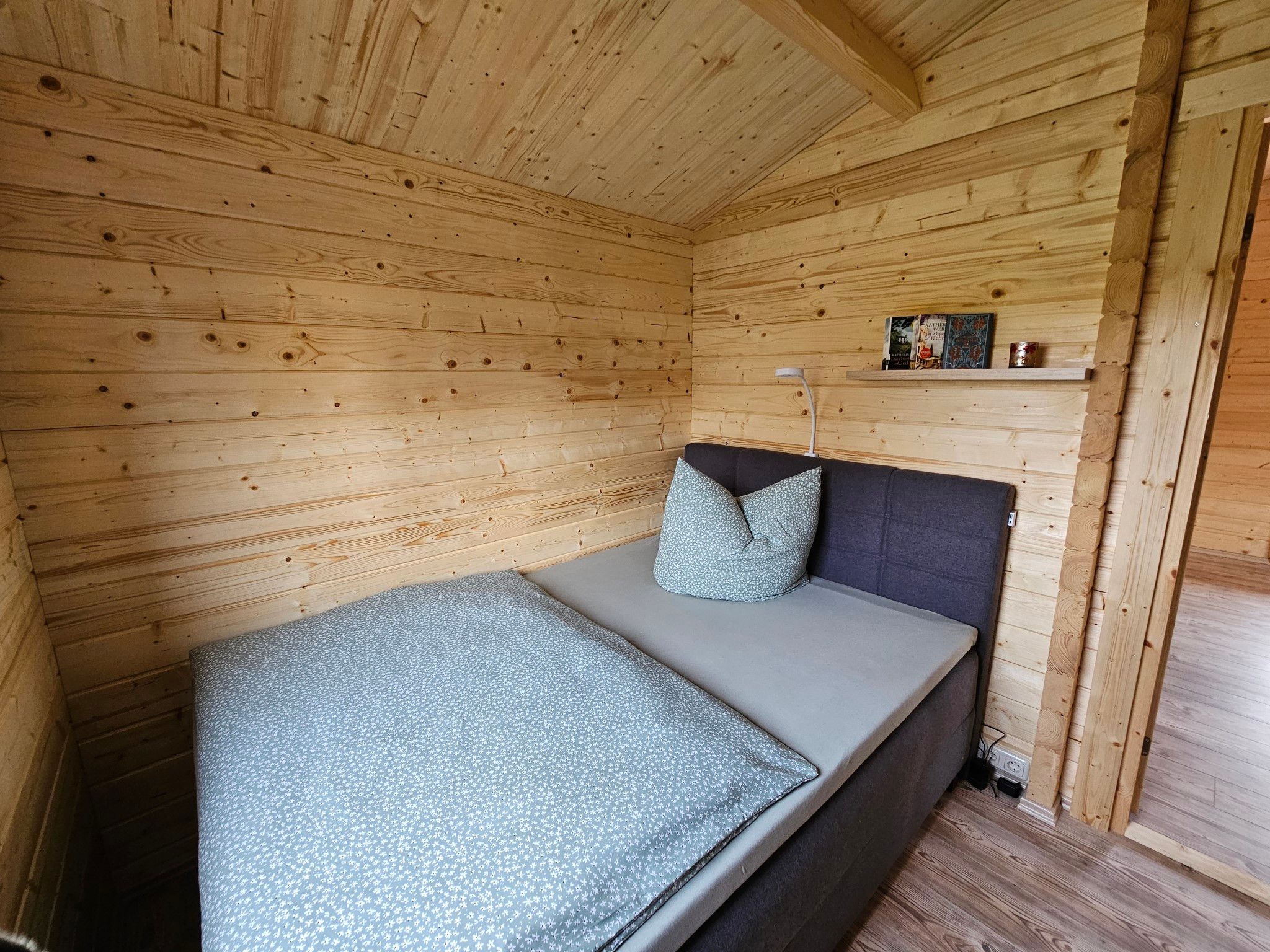 Schlafzimmer 2
