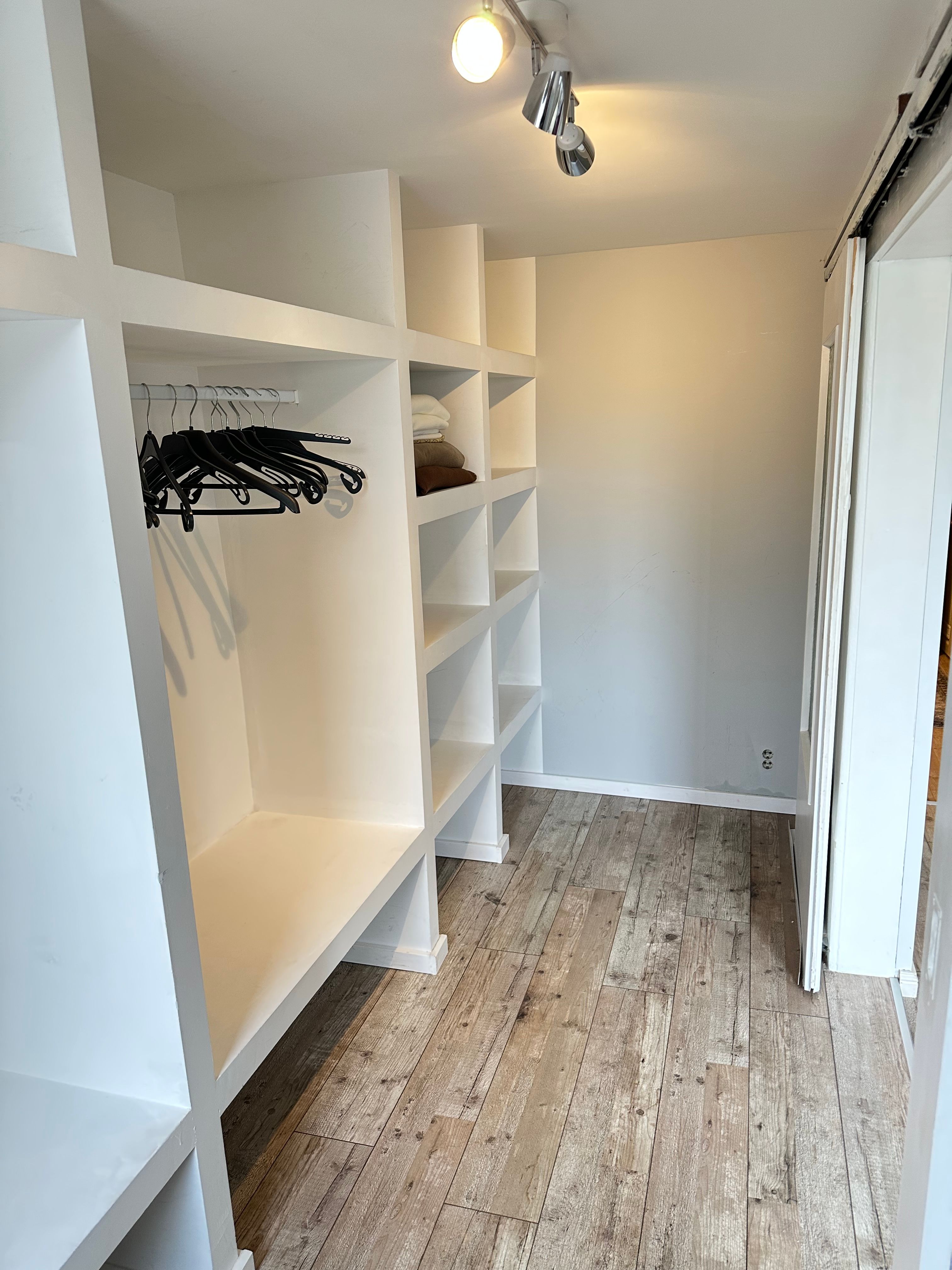 Begehbarer Kleiderschrank