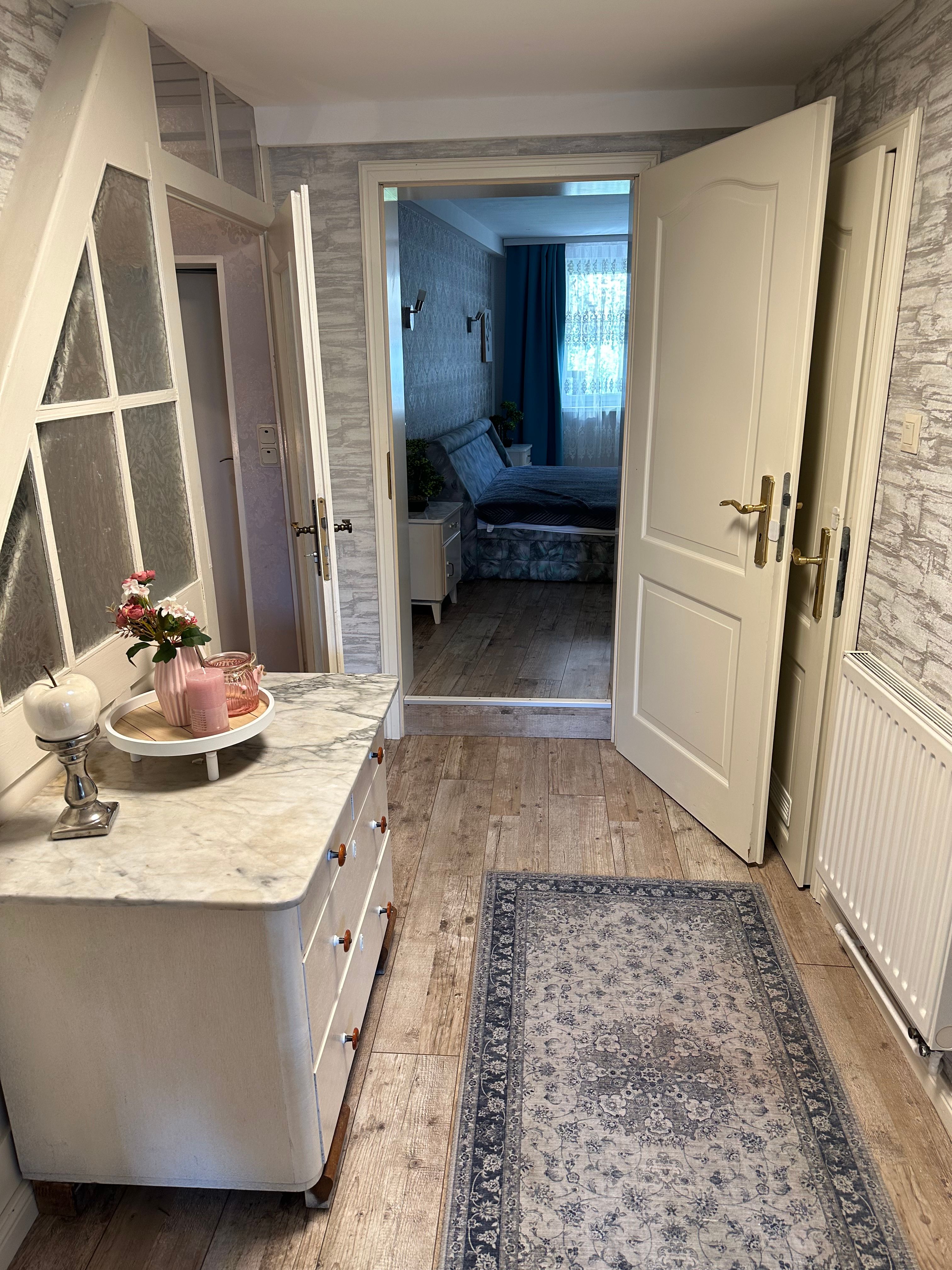 Flur 1. OG Richtung Schlafzimmer