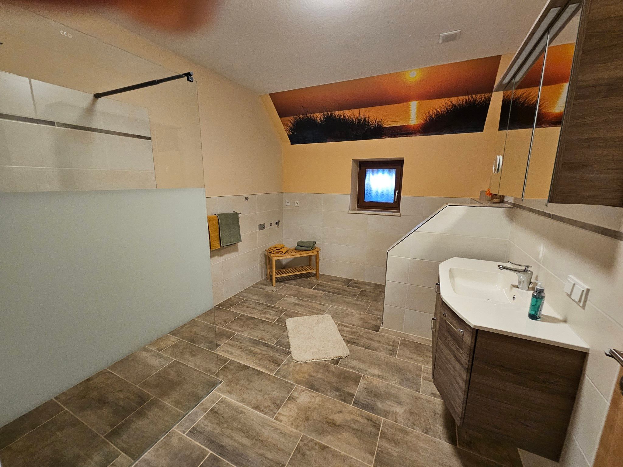 Bad mit WC und Dusche