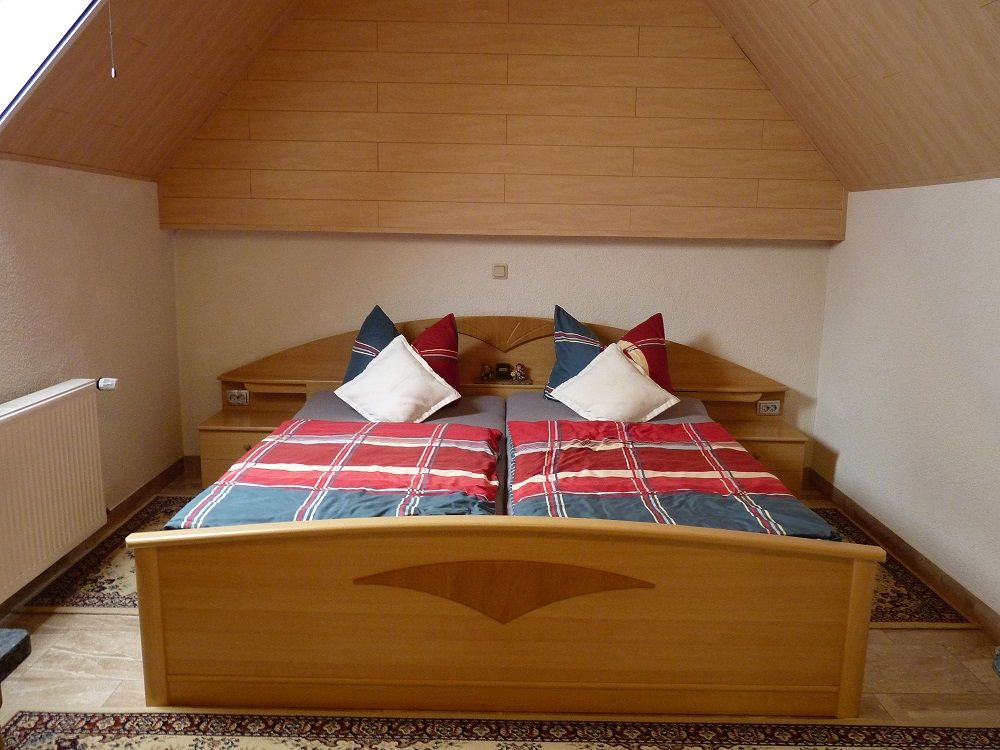 Doppelbett Schlafzimmer