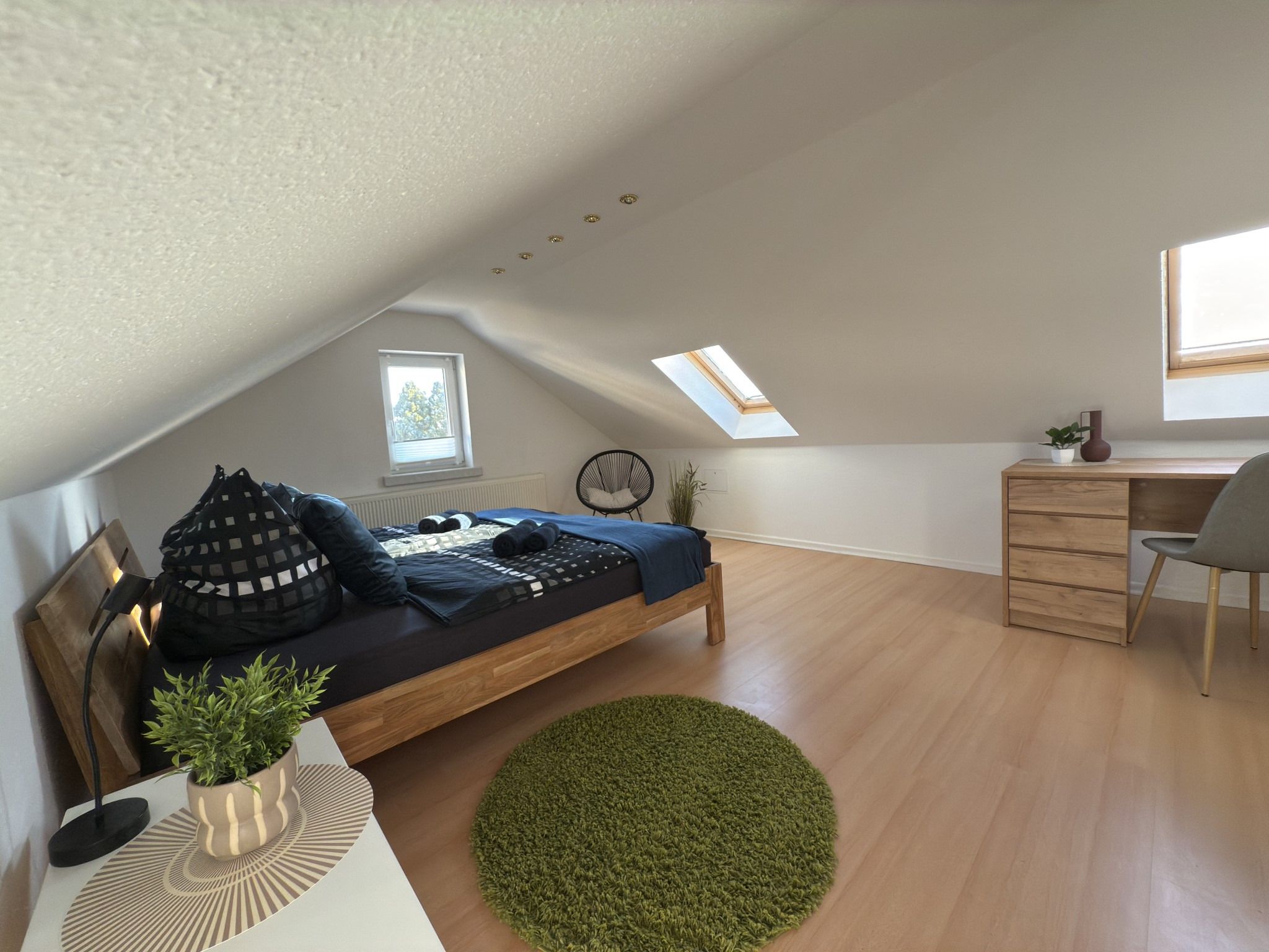 Schlafzimmer 3 mit Doppelbett und Einzelbett