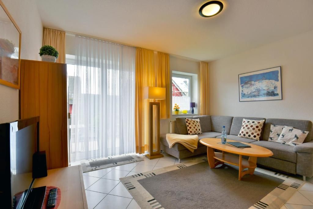 Wohnzimmer 3.3 mit Schlafcouch