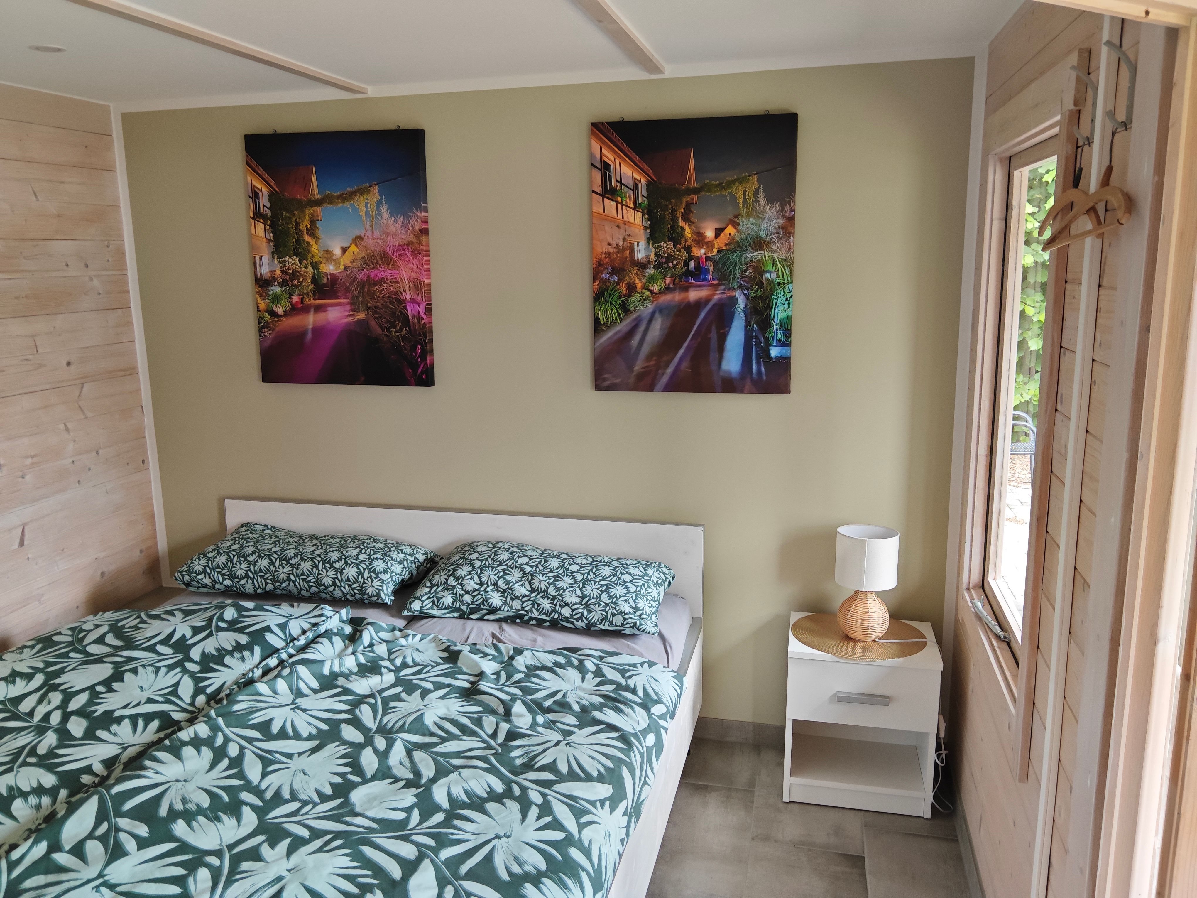 Schlafzimmer mit Fenster