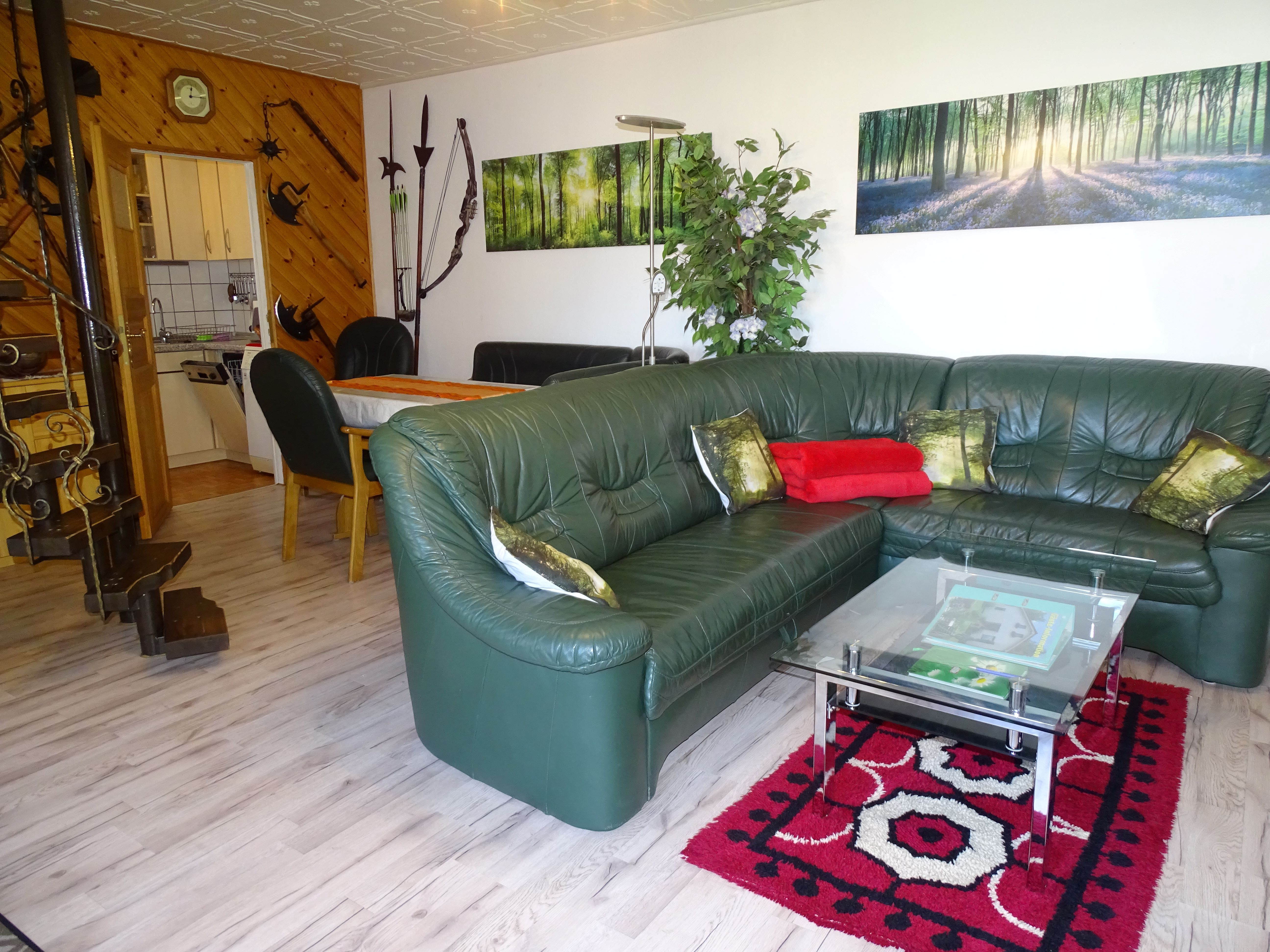 Wohnzimmer mit Essbereich / FH Hoffmann Ilmenau