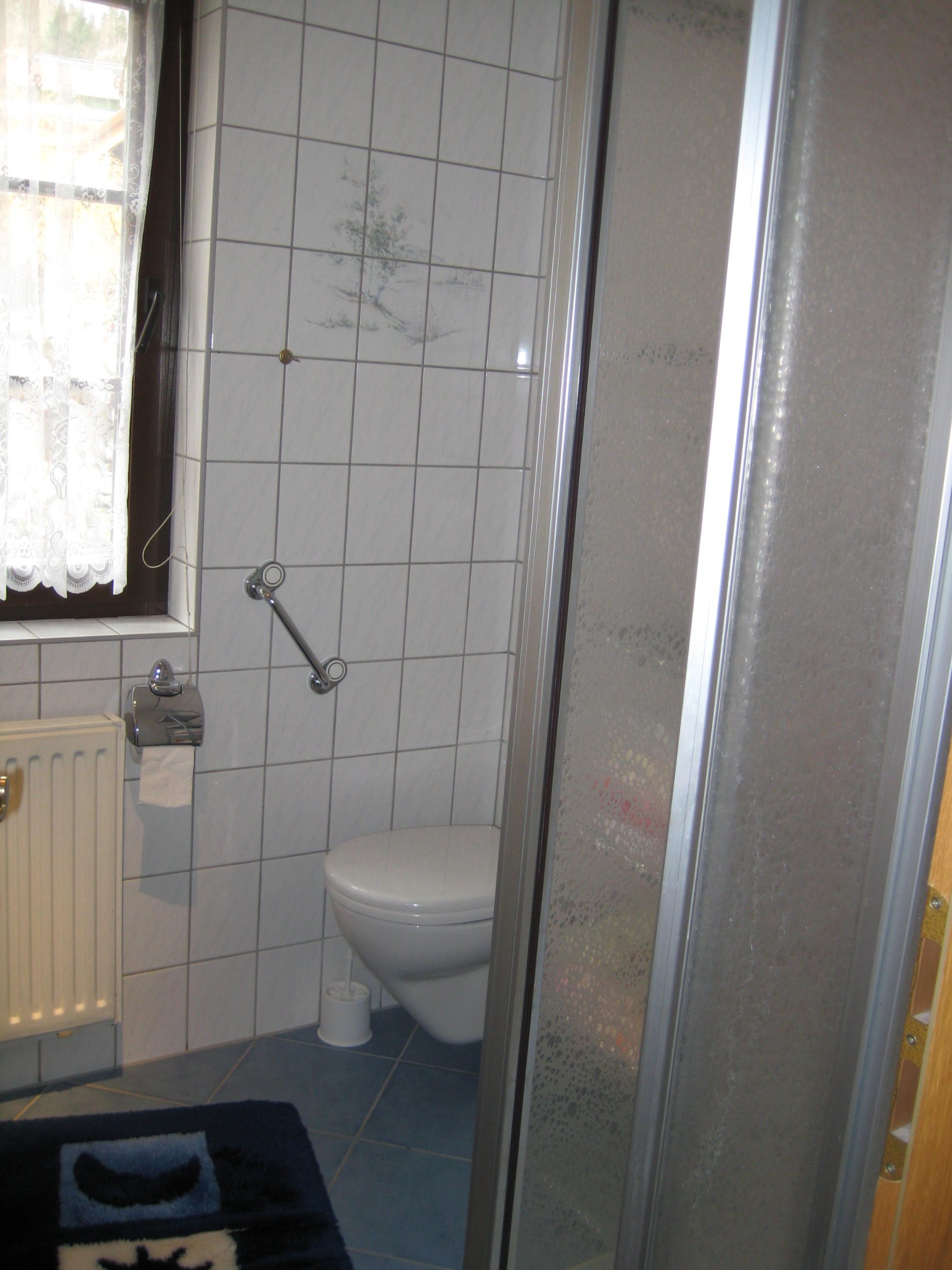 Dusche und WC