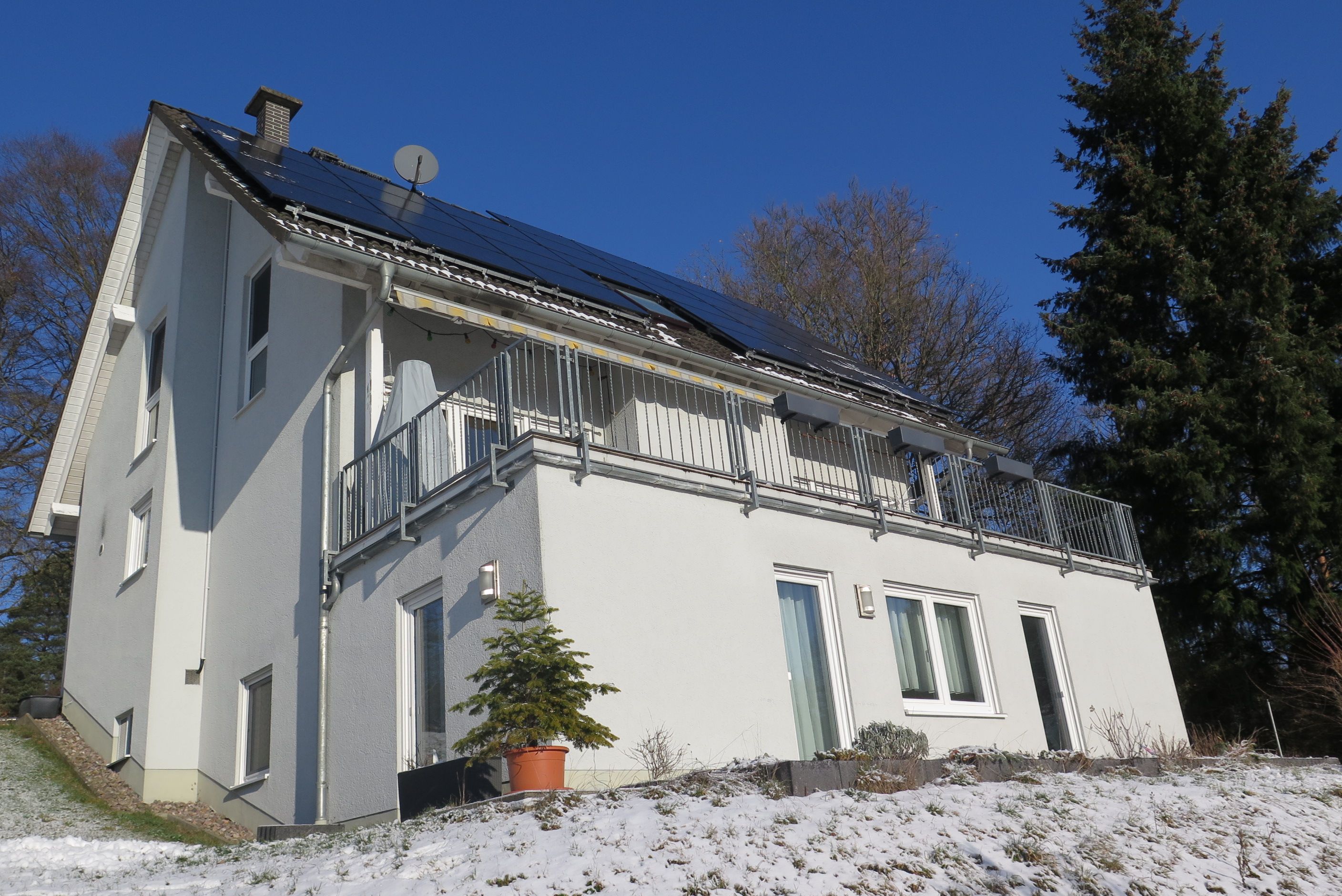 Ansicht Haus mit Ferienwohnung im Souterrain