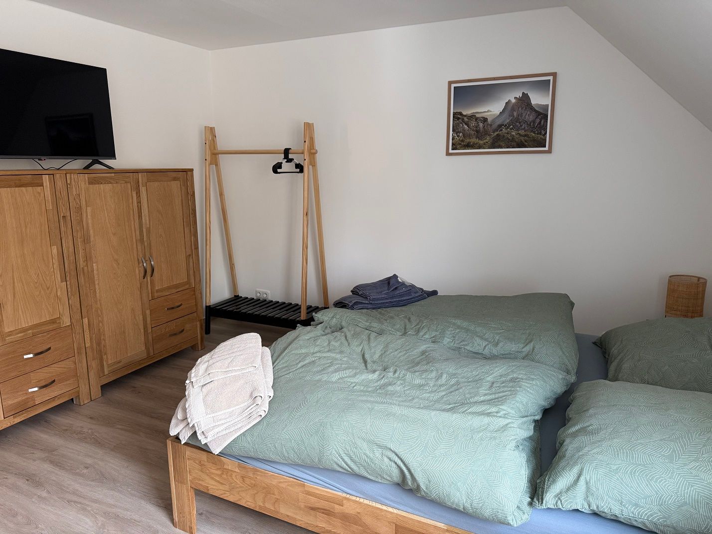 Schlafzimmer 1 mit TV