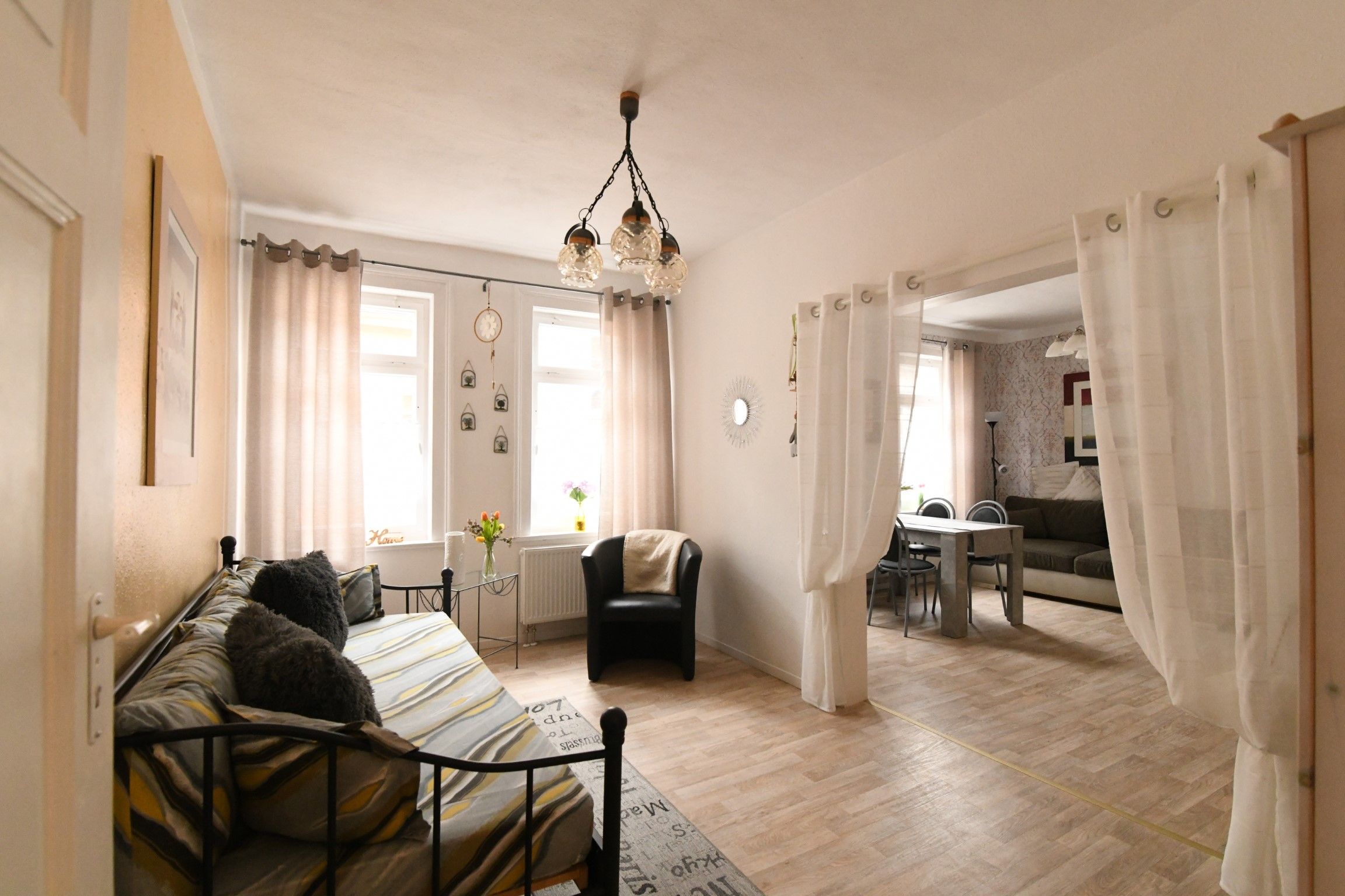Wohn-/Schlafzimmer Apartment 2